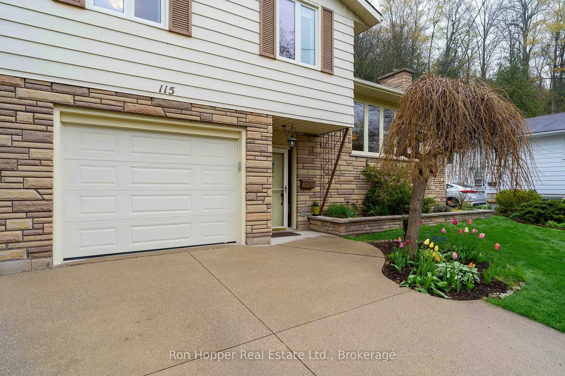 Photo 3 of 115 7th Avenue E, Owen Sound — HOMEH