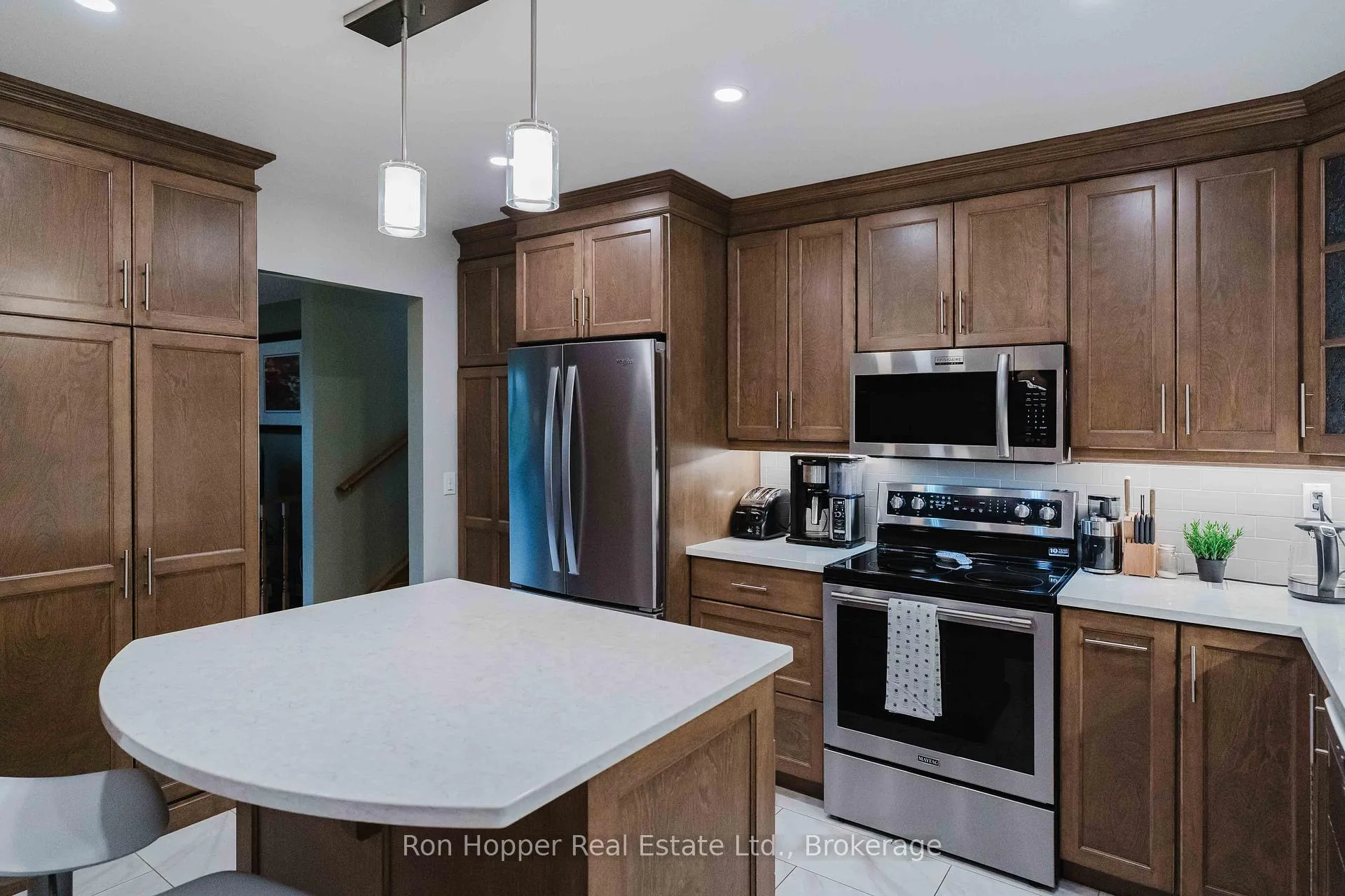 Photo 8 of 115 7th Avenue E, Owen Sound — HOMEH