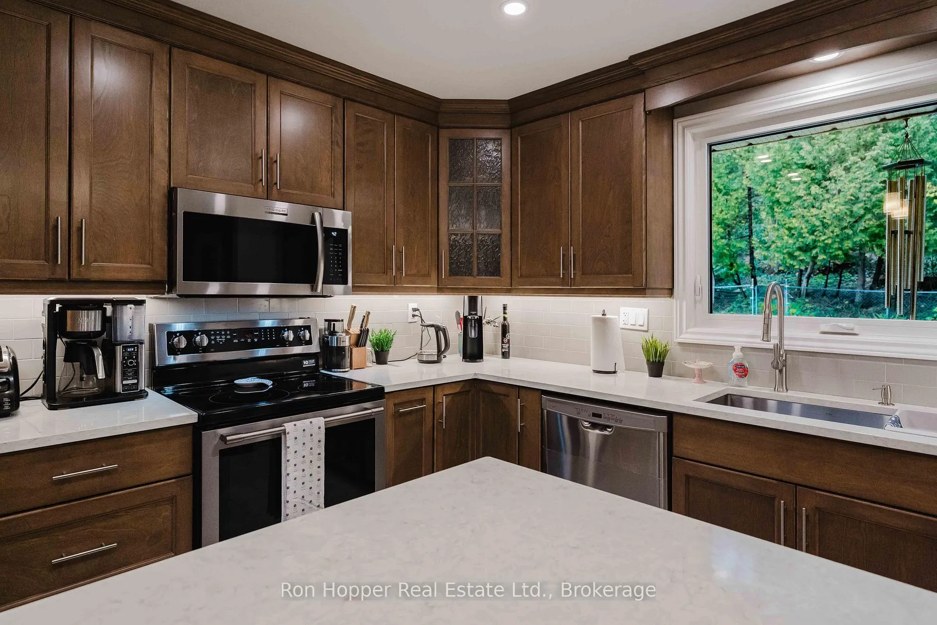 Photo 10 of 115 7th Avenue E, Owen Sound — HOMEH