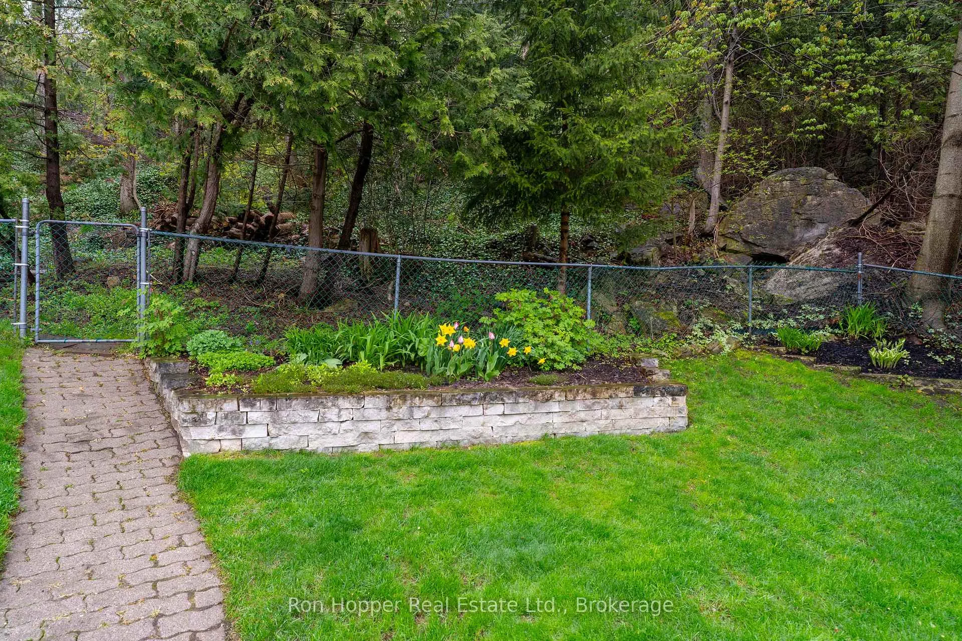 Photo 37 of 115 7th Avenue E, Owen Sound — HOMEH