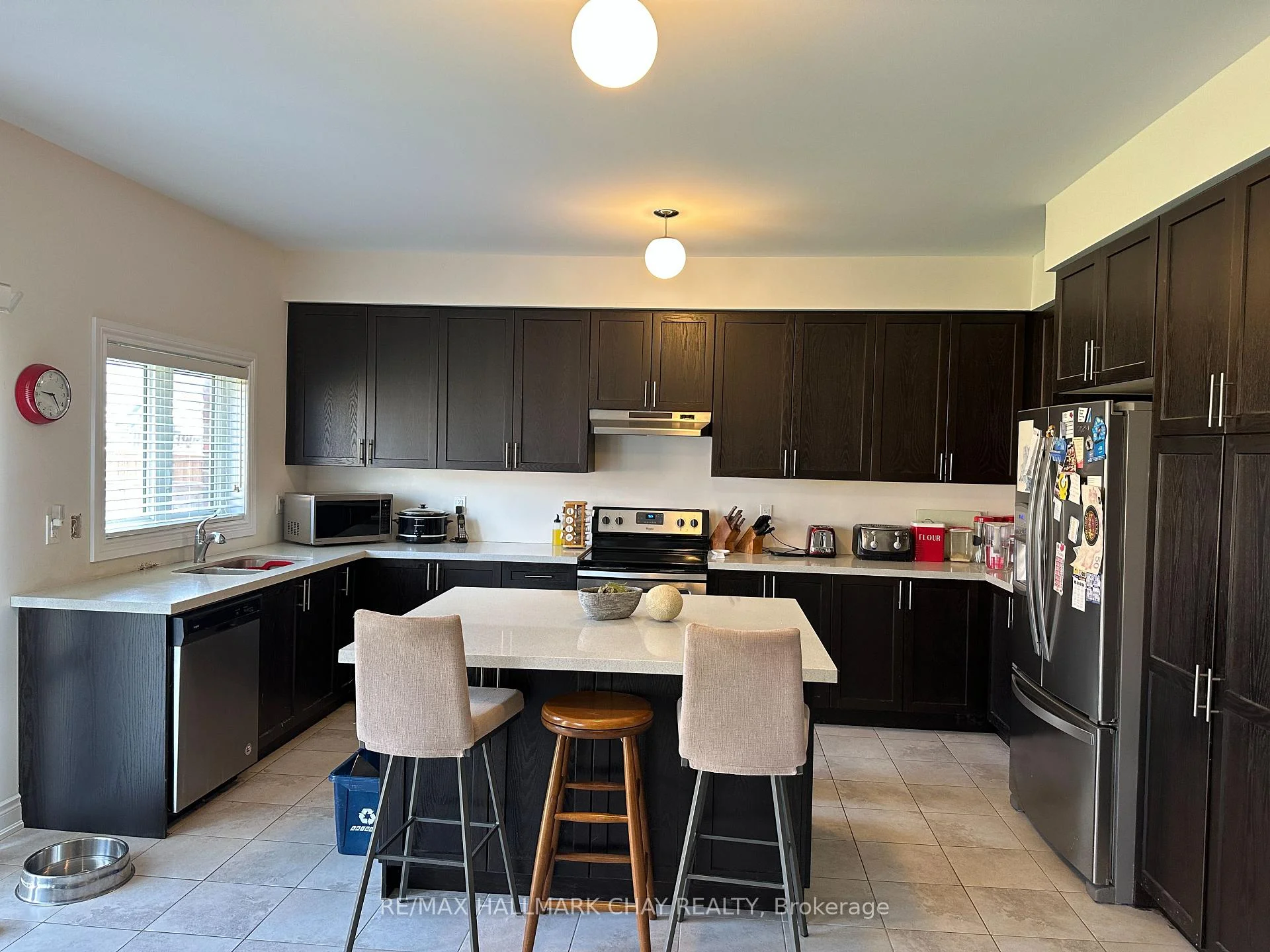Photo 3 of 962 Cole Street, Innisfil, Rural Innisfil — HOMEH