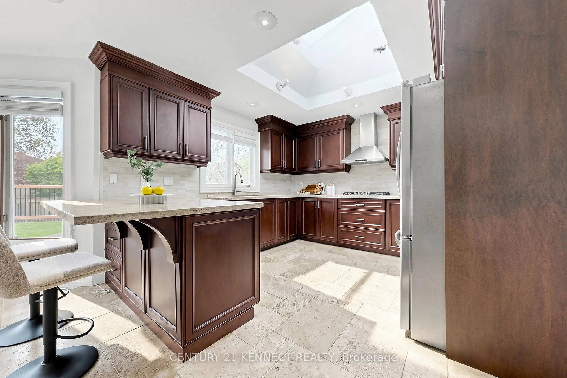 Photo 15 of 53 Grenadier Crescent, Vaughan, Beverley Glen — HOMEH