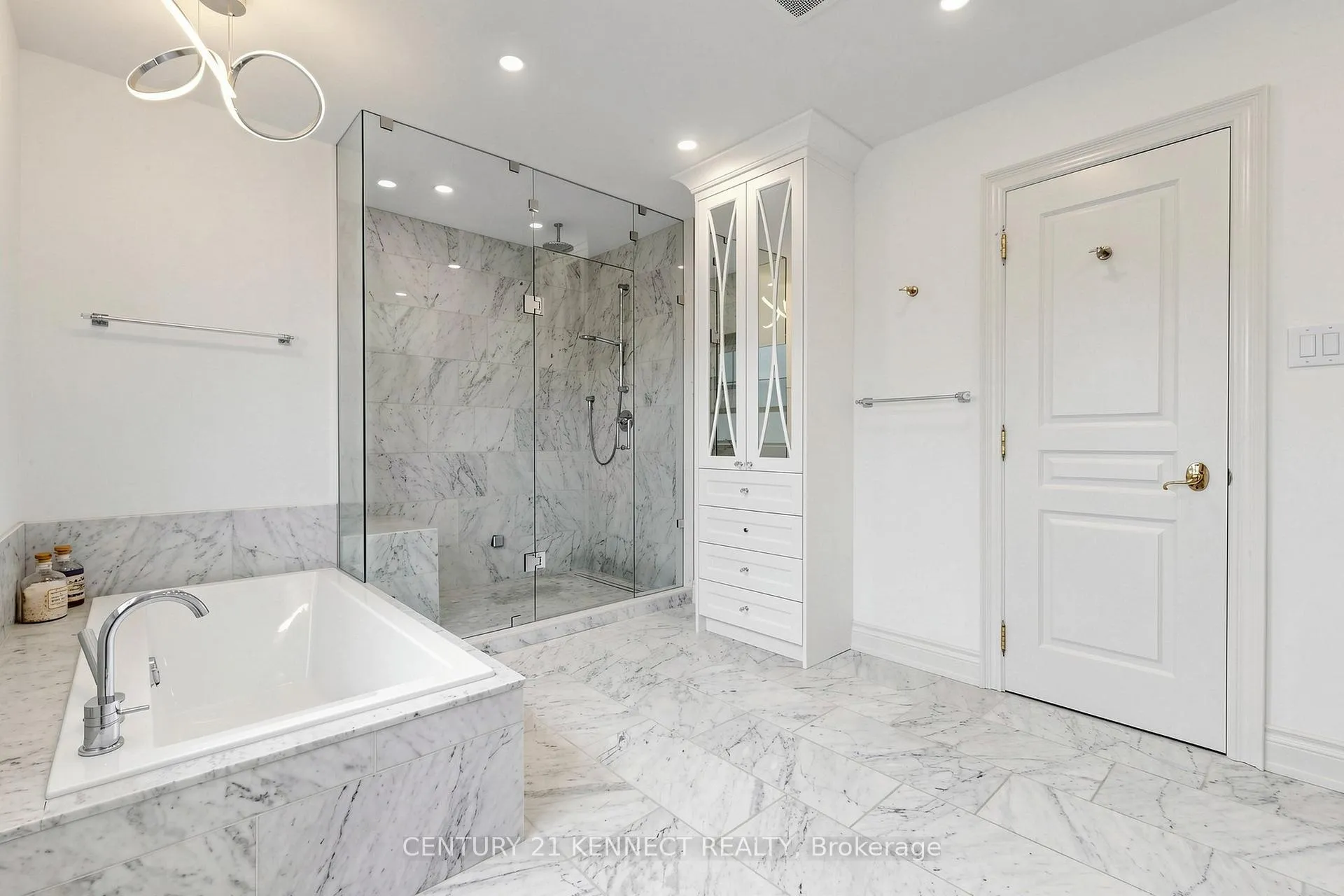Photo 24 of 53 Grenadier Crescent, Vaughan, Beverley Glen — HOMEH