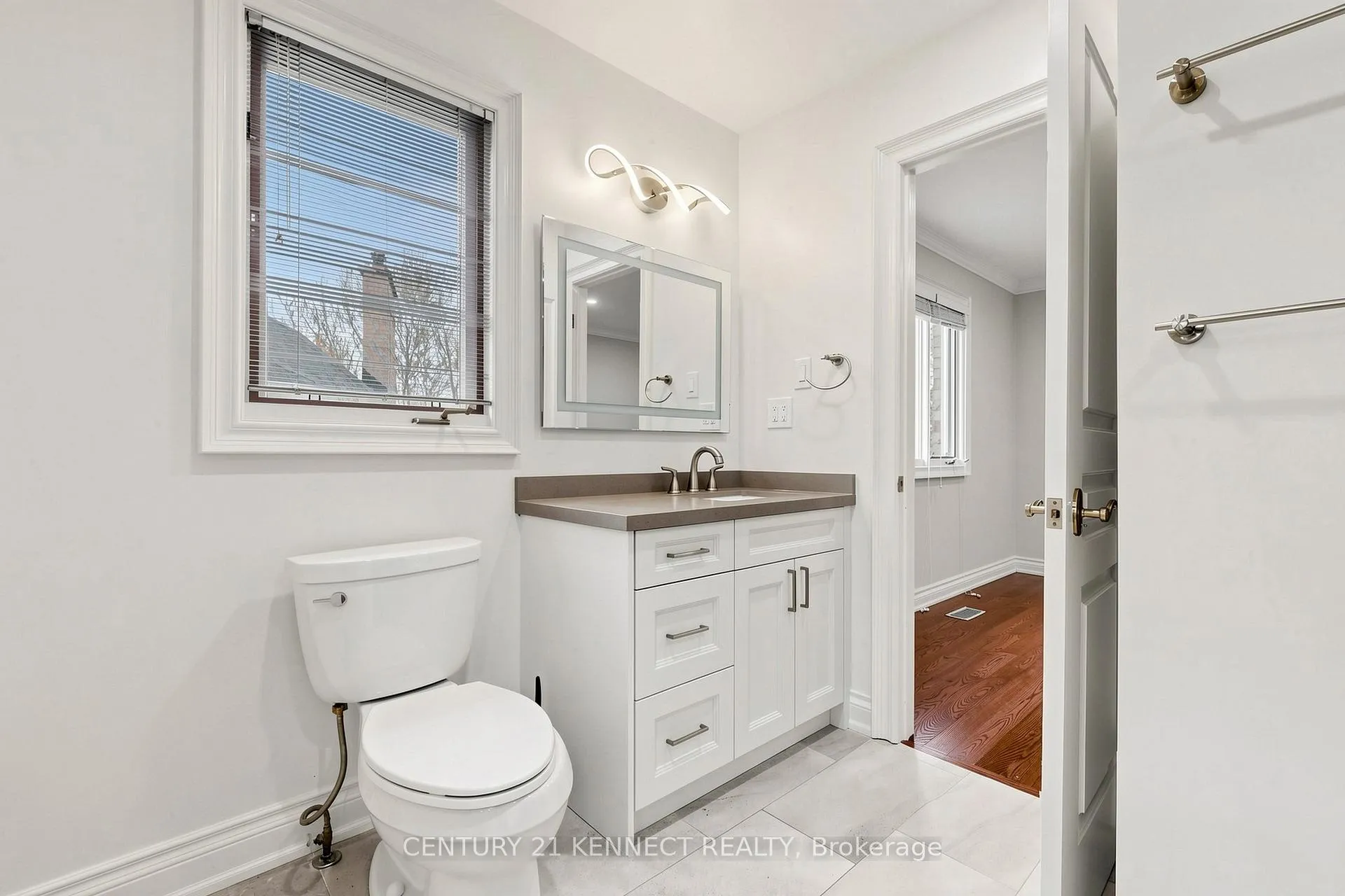Photo 29 of 53 Grenadier Crescent, Vaughan, Beverley Glen — HOMEH
