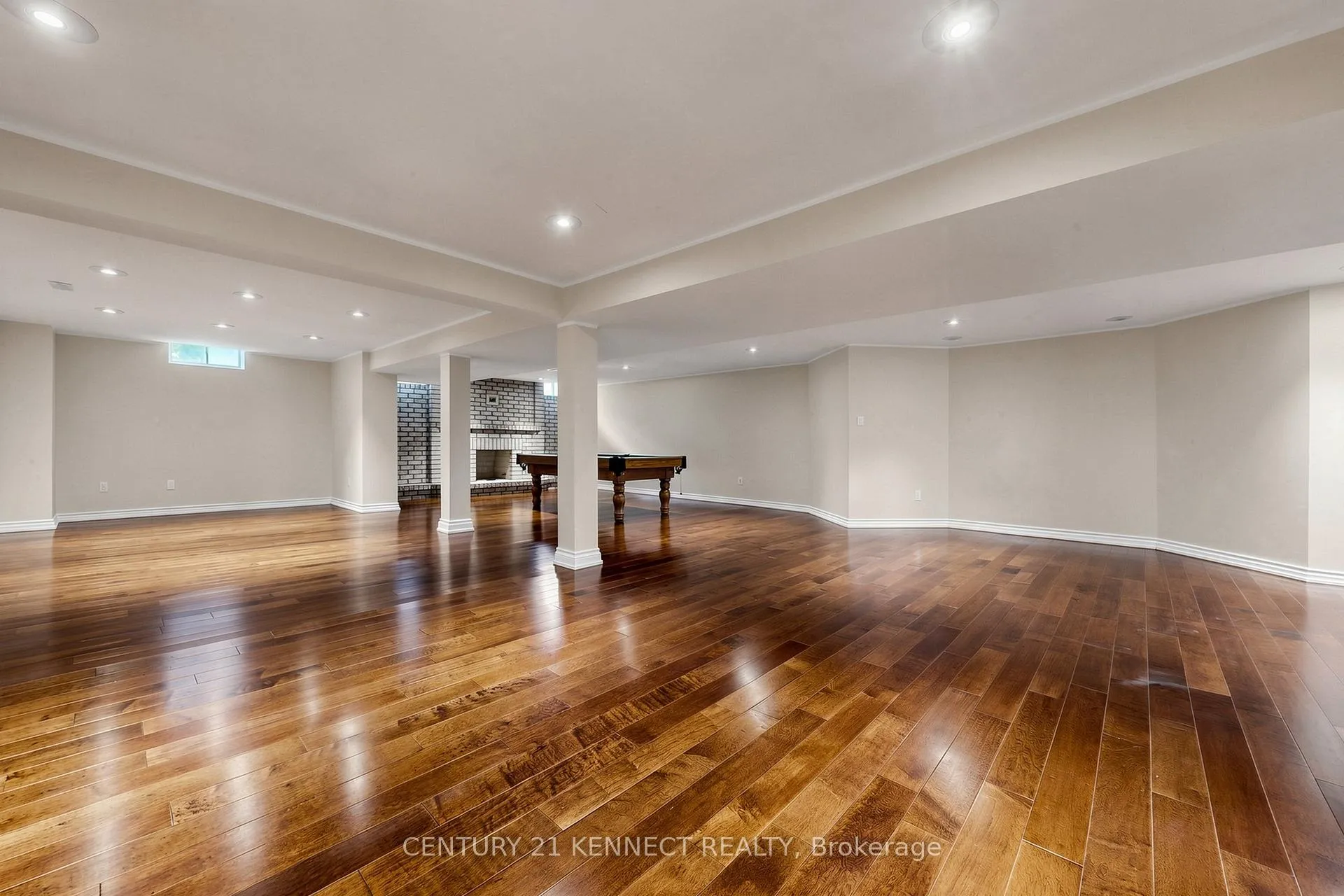 Photo 33 of 53 Grenadier Crescent, Vaughan, Beverley Glen — HOMEH