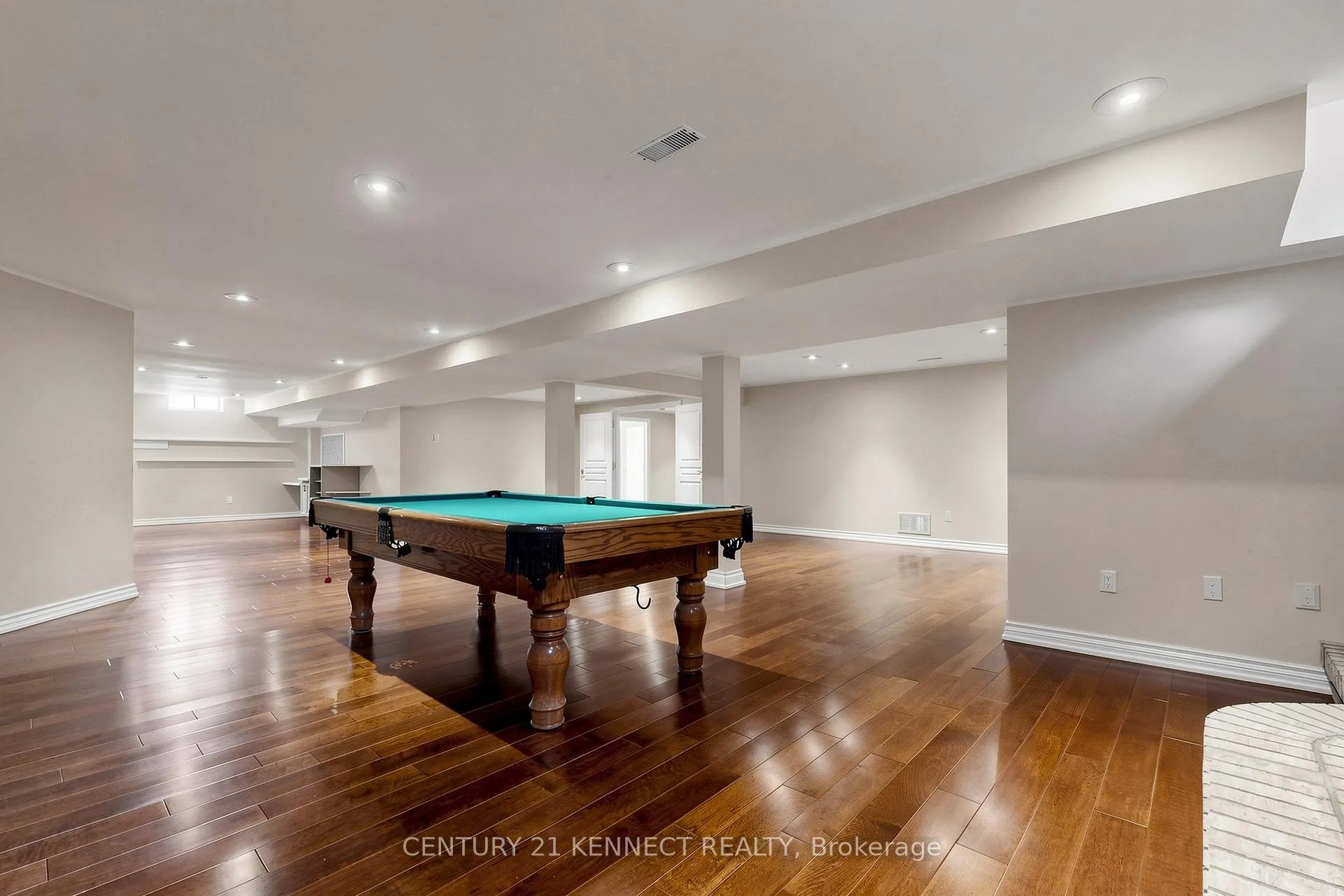 Photo 35 of 53 Grenadier Crescent, Vaughan, Beverley Glen — HOMEH