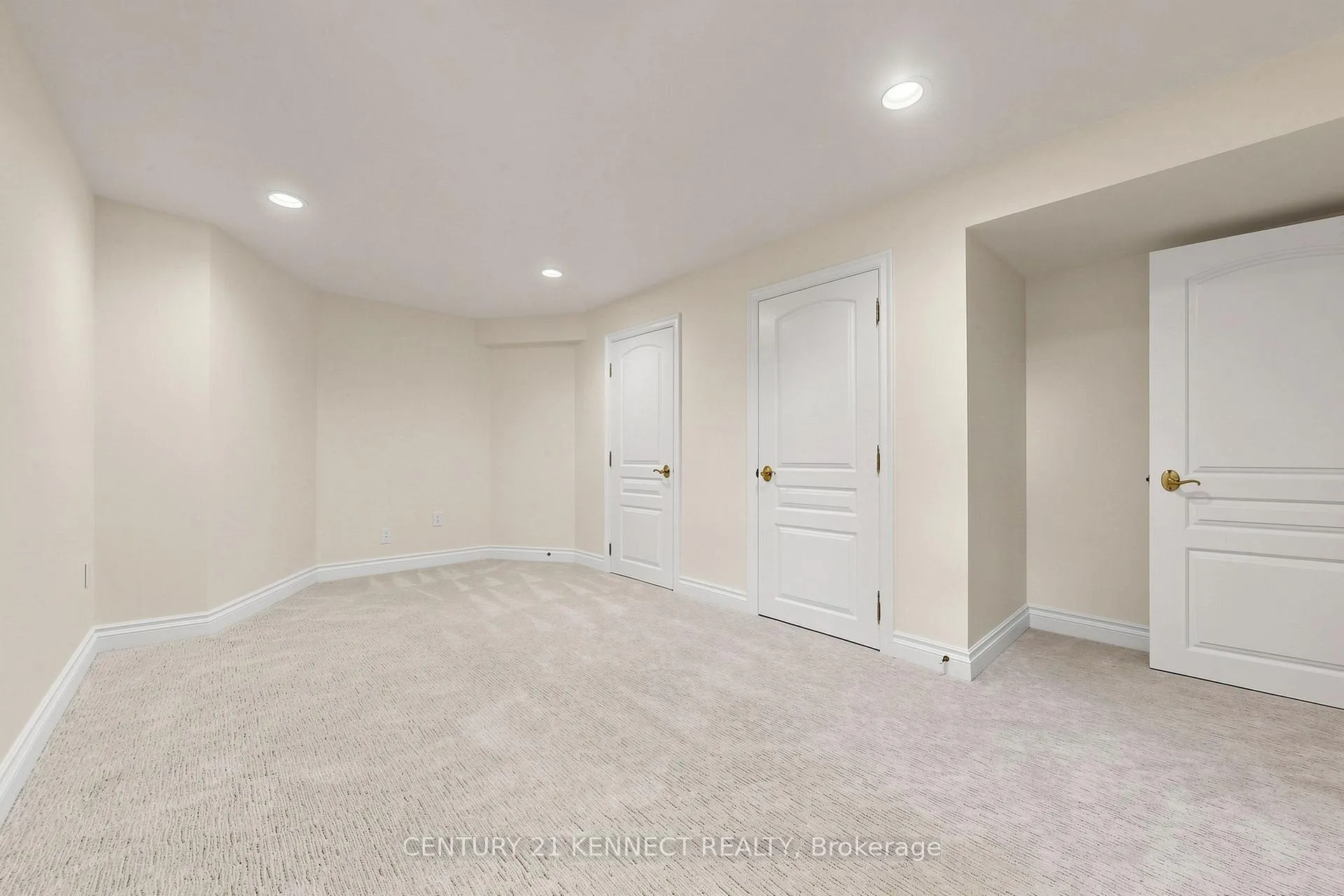 Photo 36 of 53 Grenadier Crescent, Vaughan, Beverley Glen — HOMEH