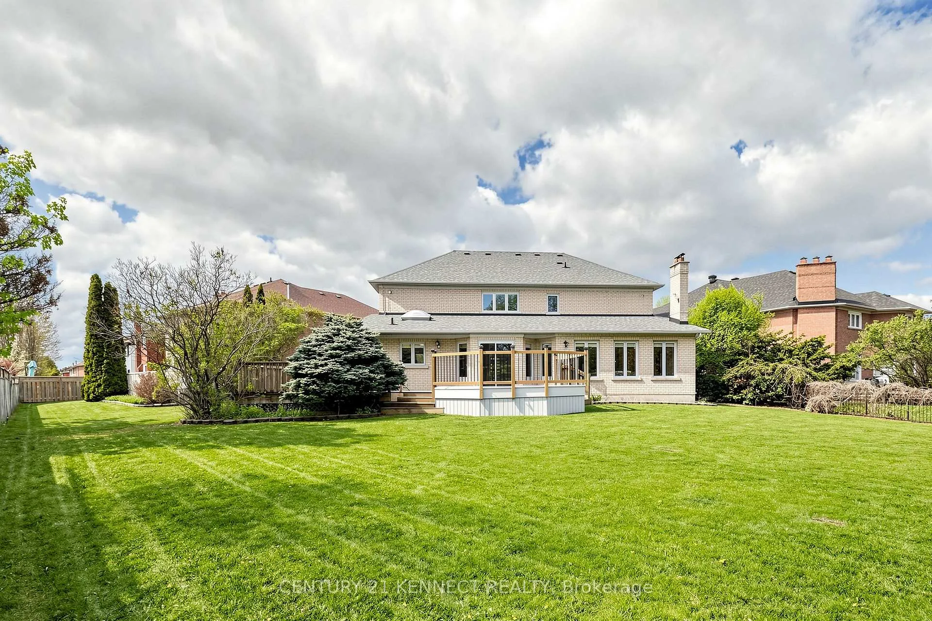 Photo 37 of 53 Grenadier Crescent, Vaughan, Beverley Glen — HOMEH