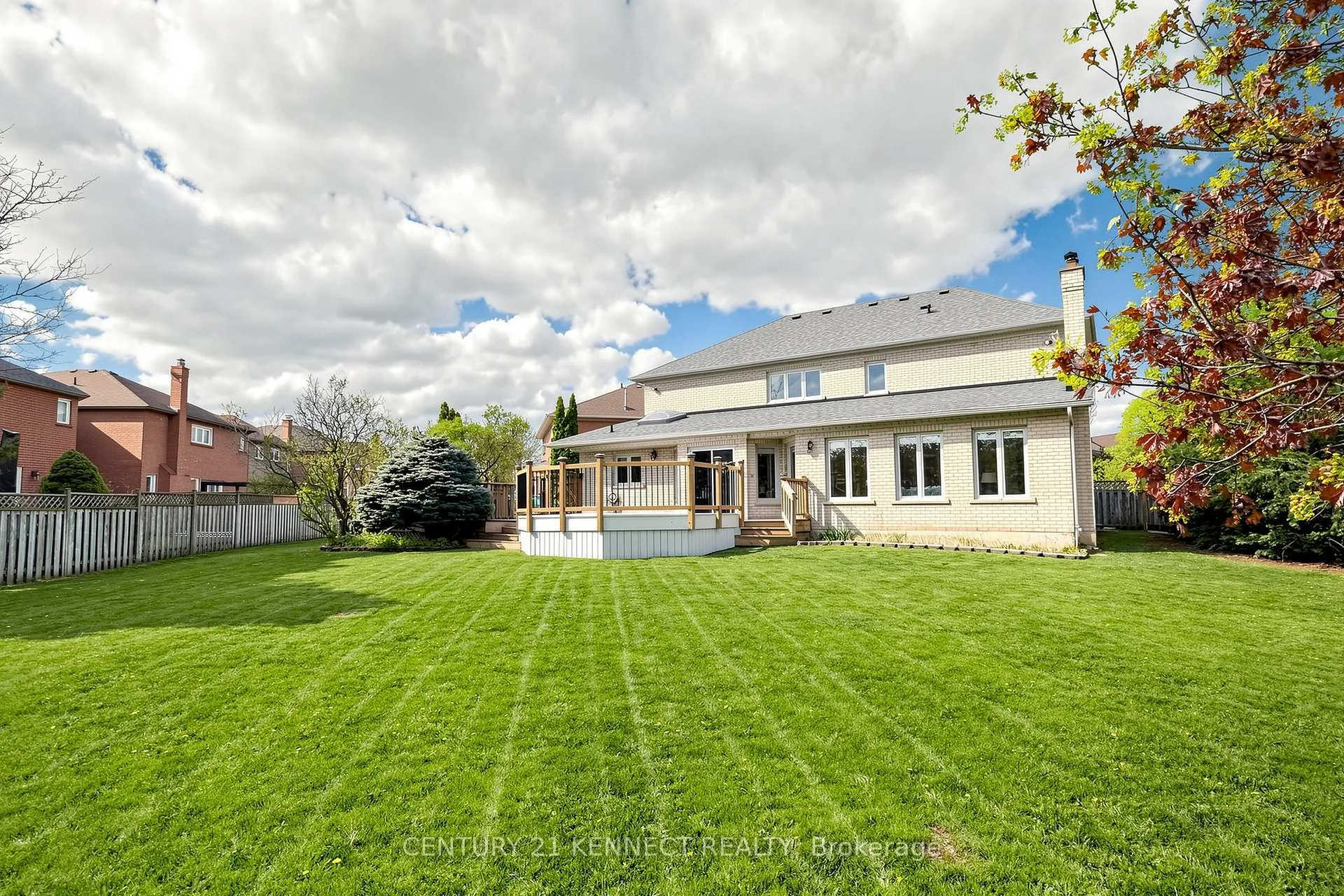 Photo 39 of 53 Grenadier Crescent, Vaughan, Beverley Glen — HOMEH