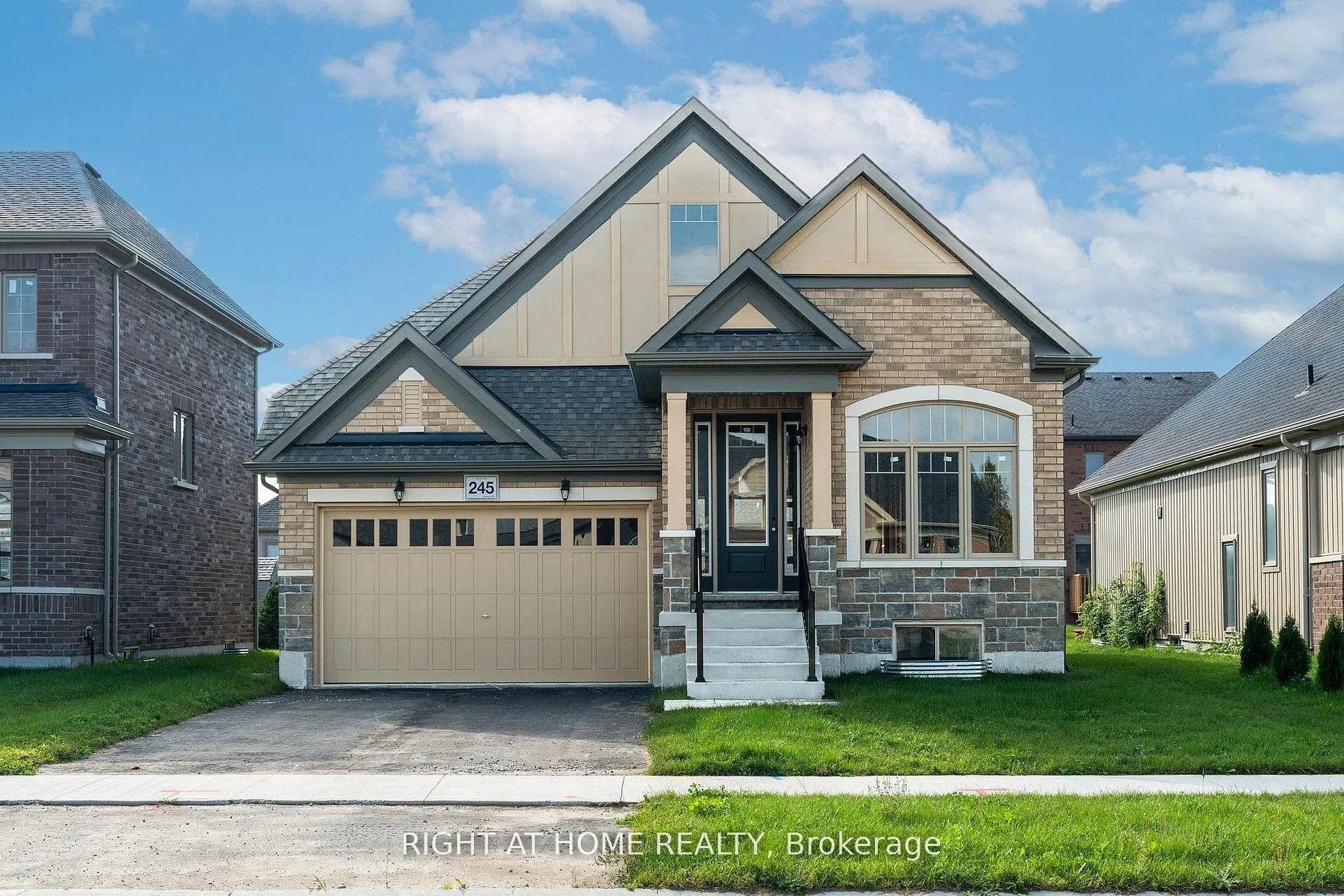 Photo 1 of 245 Wilcox Drive, Clearview, Stayner — HOMEH