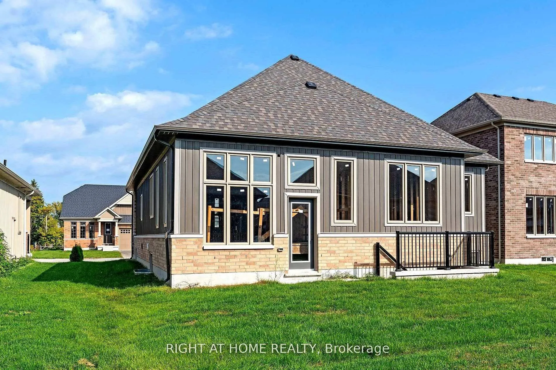 Photo 7 of 245 Wilcox Drive, Clearview, Stayner — HOMEH