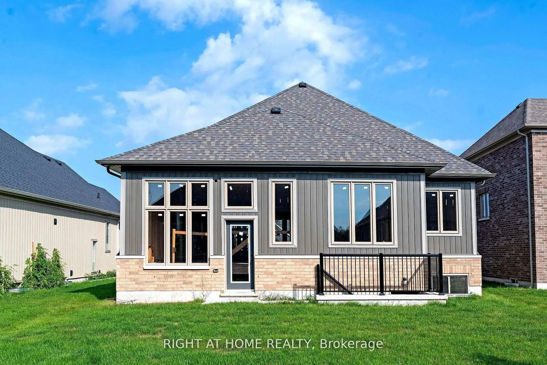 Photo 9 of 245 Wilcox Drive, Clearview, Stayner — HOMEH
