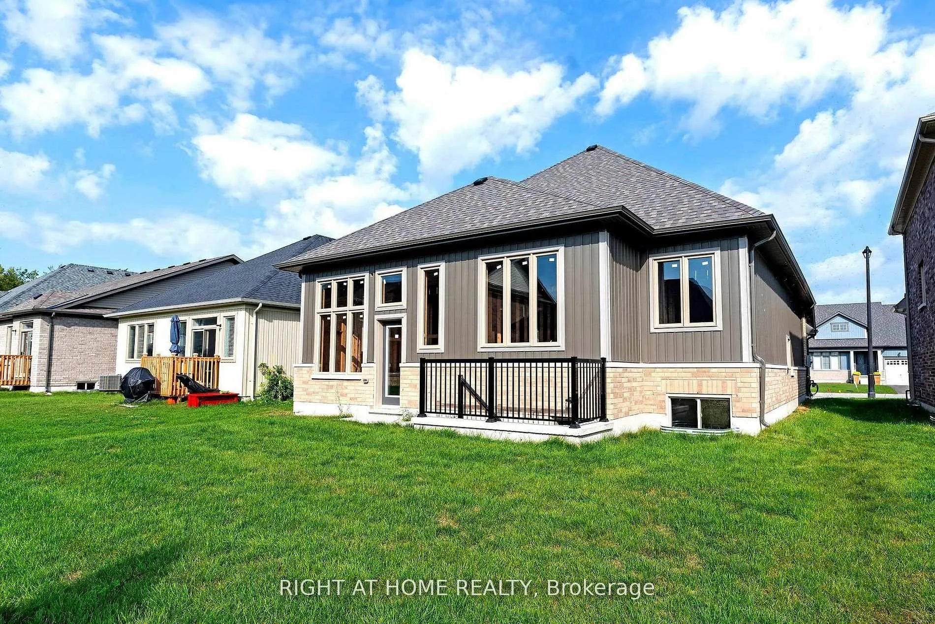 Photo 11 of 245 Wilcox Drive, Clearview, Stayner — HOMEH