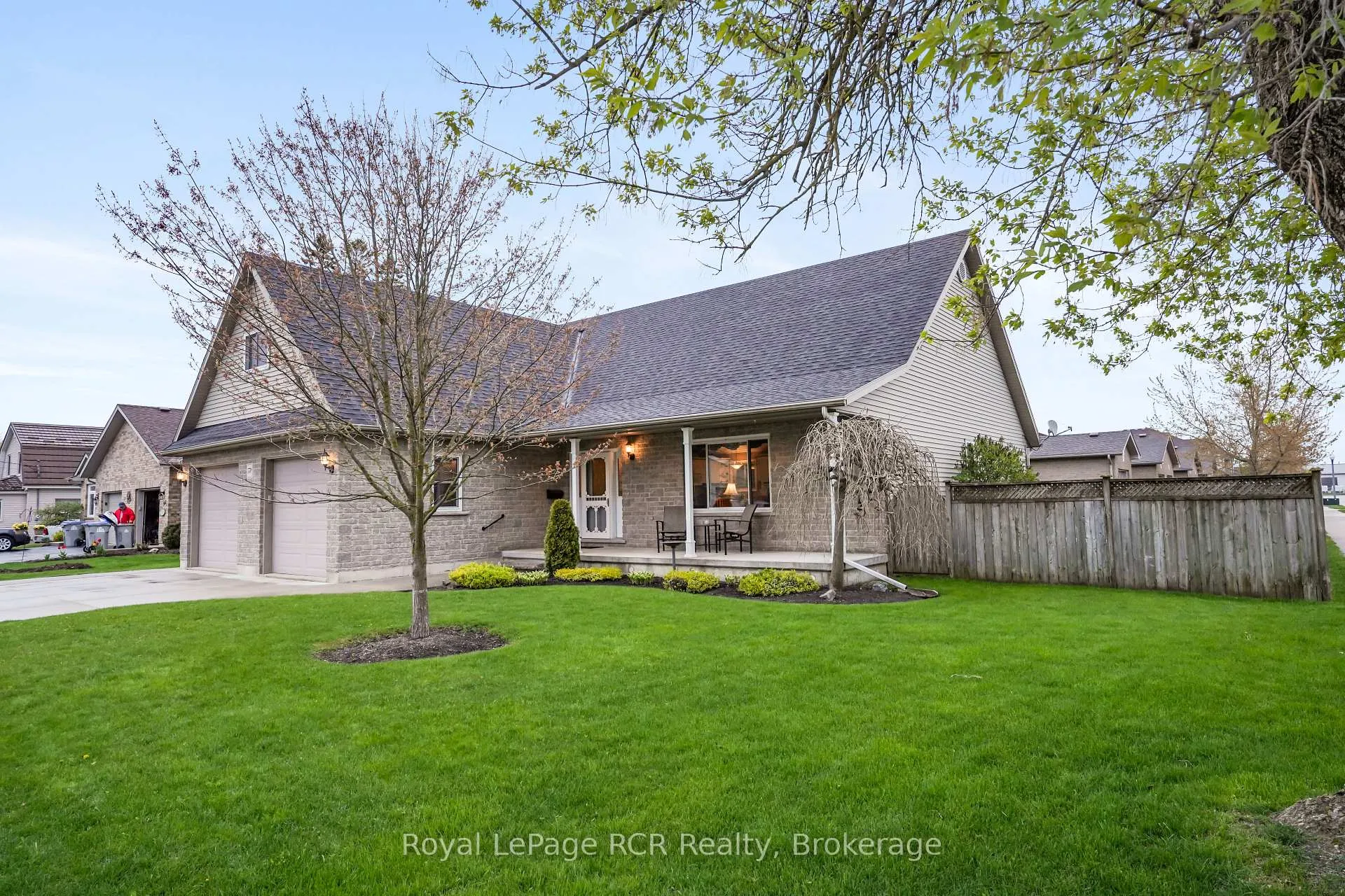 Photo 1 of 570 Reserve Avenue S, North Perth, Listowel — HOMEH