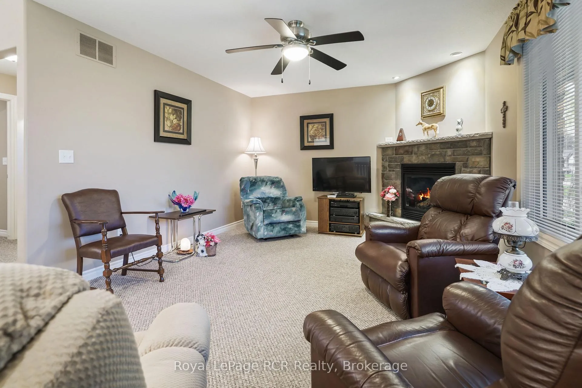 Photo 8 of 570 Reserve Avenue S, North Perth, Listowel — HOMEH