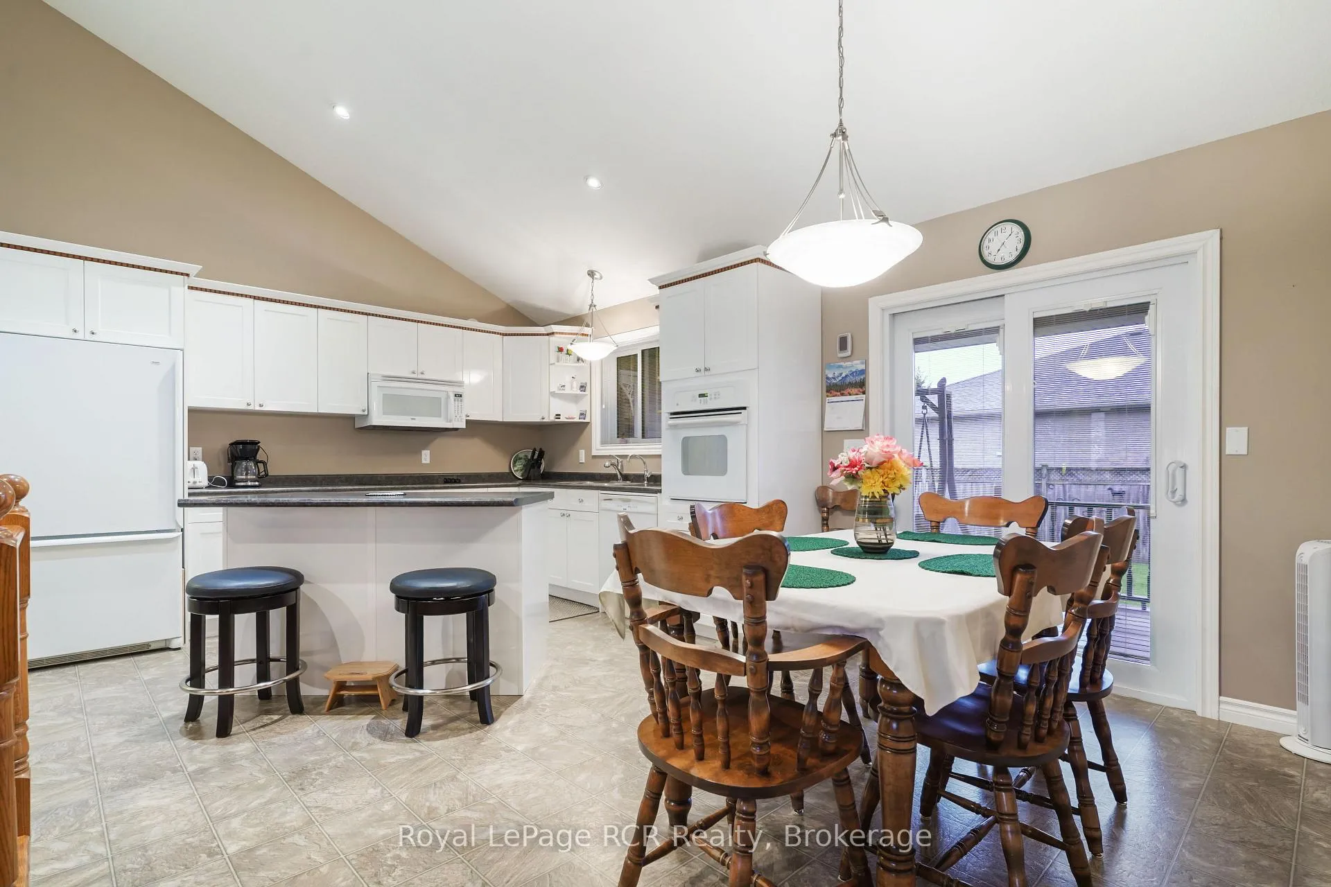 Photo 18 of 570 Reserve Avenue S, North Perth, Listowel — HOMEH