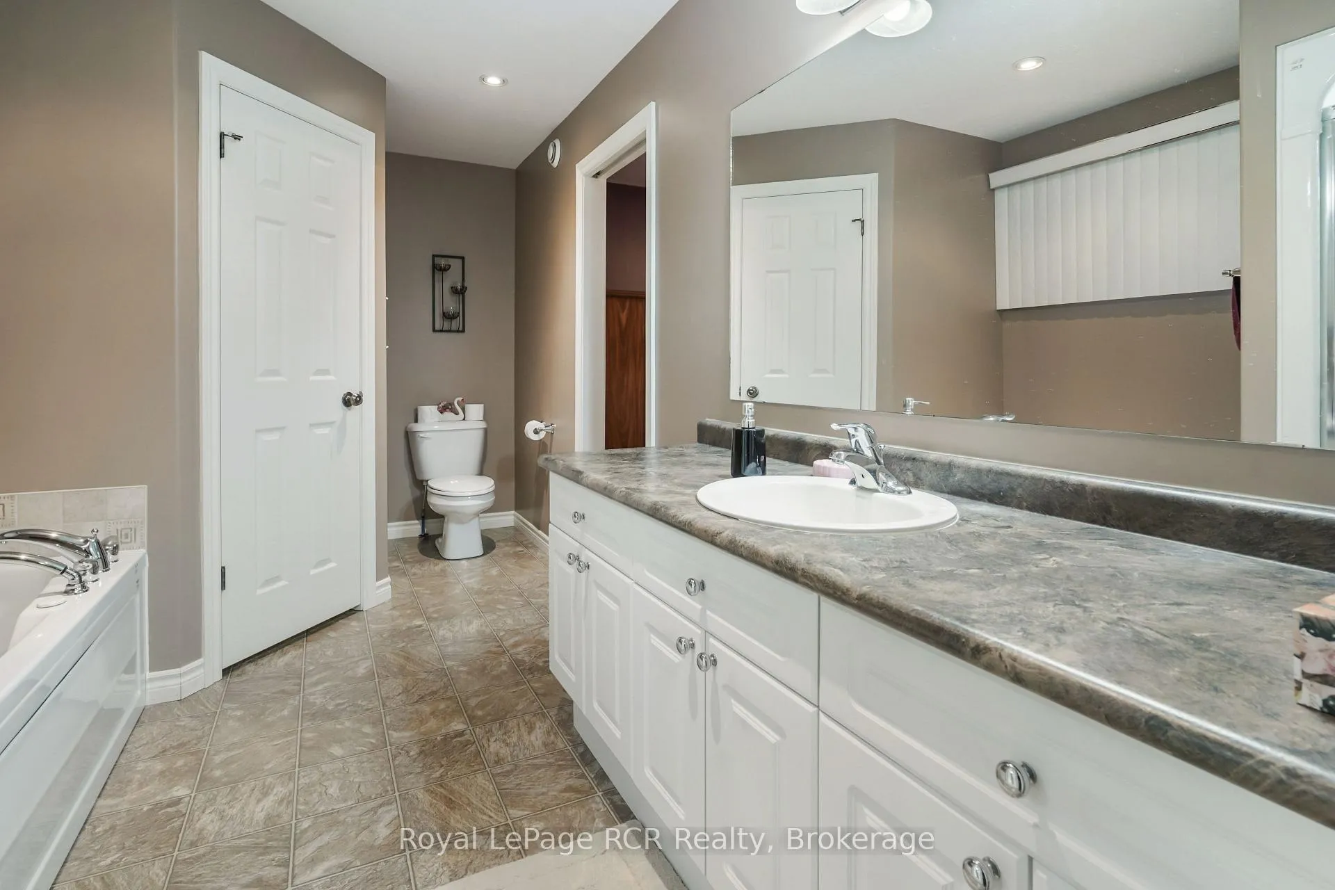 Photo 20 of 570 Reserve Avenue S, North Perth, Listowel — HOMEH