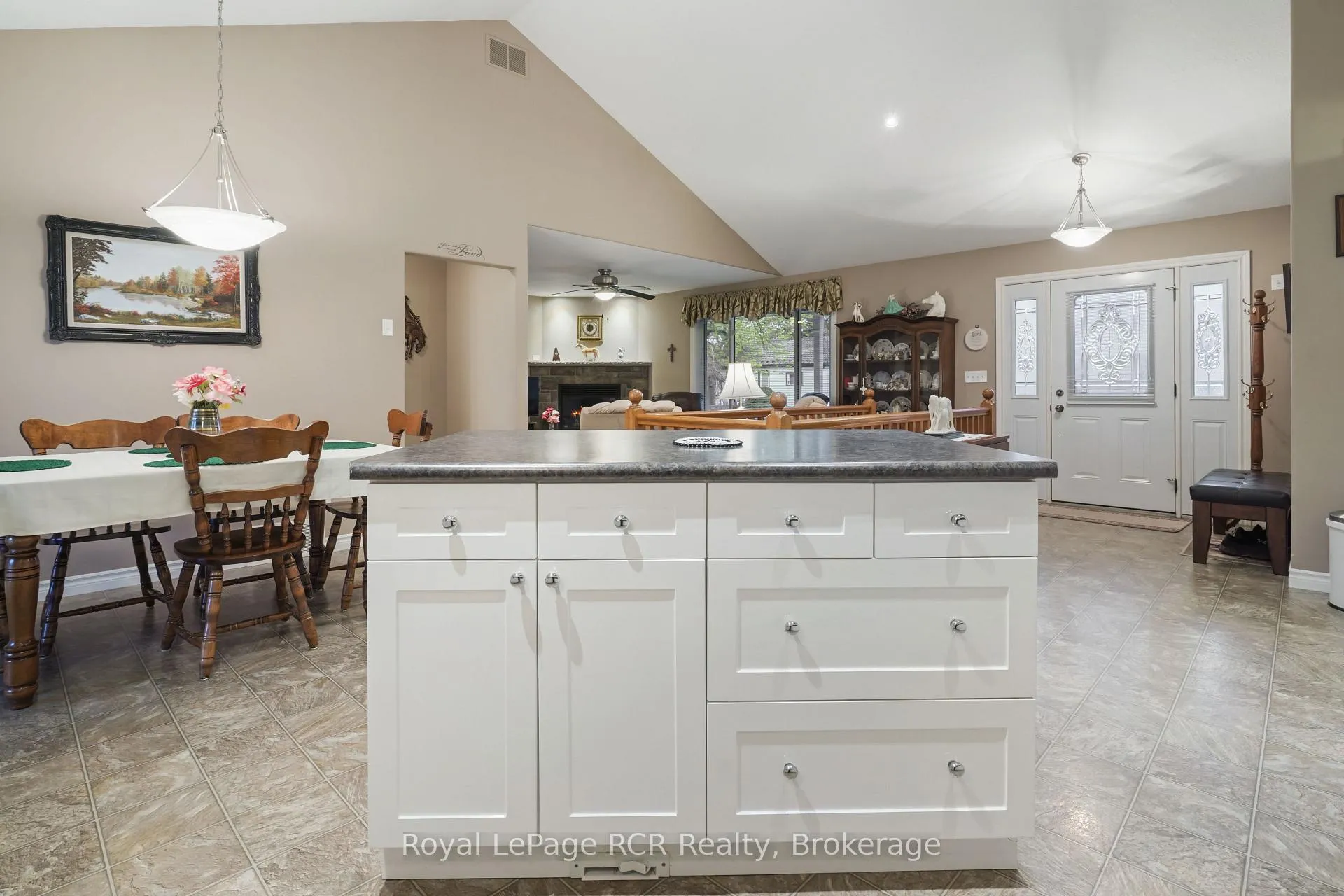 Photo 17 of 570 Reserve Avenue S, North Perth, Listowel — HOMEH