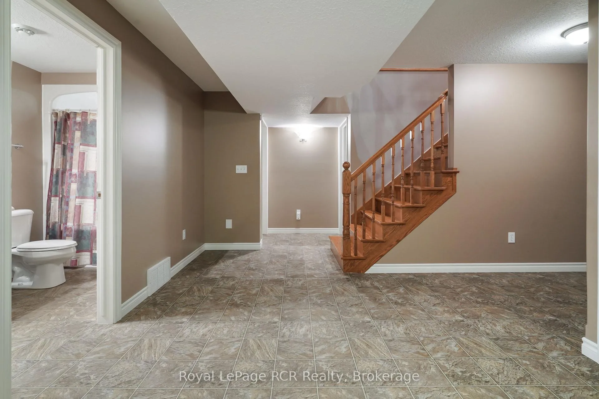 Photo 33 of 570 Reserve Avenue S, North Perth, Listowel — HOMEH