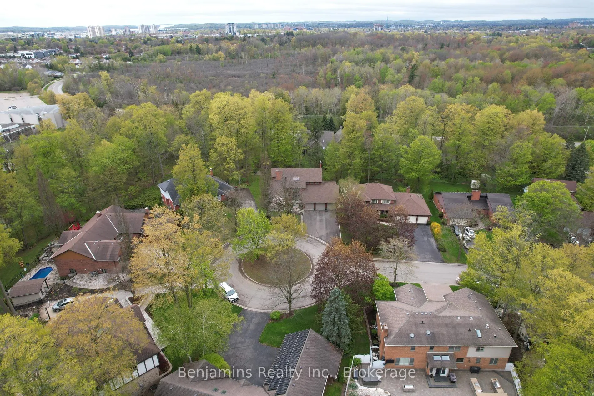 Photo 5 of 20 Huntingdale Place, Kitchener, Idlewood — HOMEH