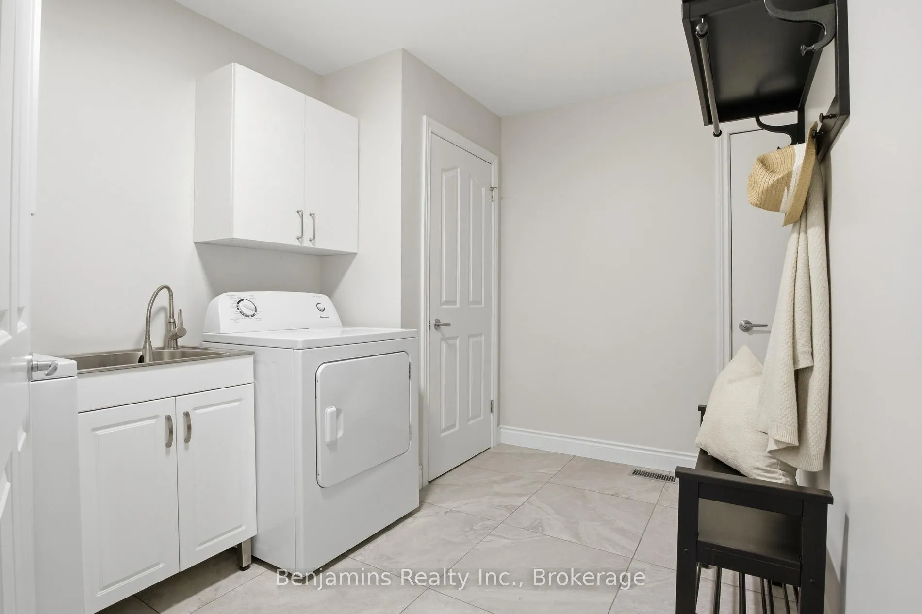 Photo 23 of 20 Huntingdale Place, Kitchener, Idlewood — HOMEH