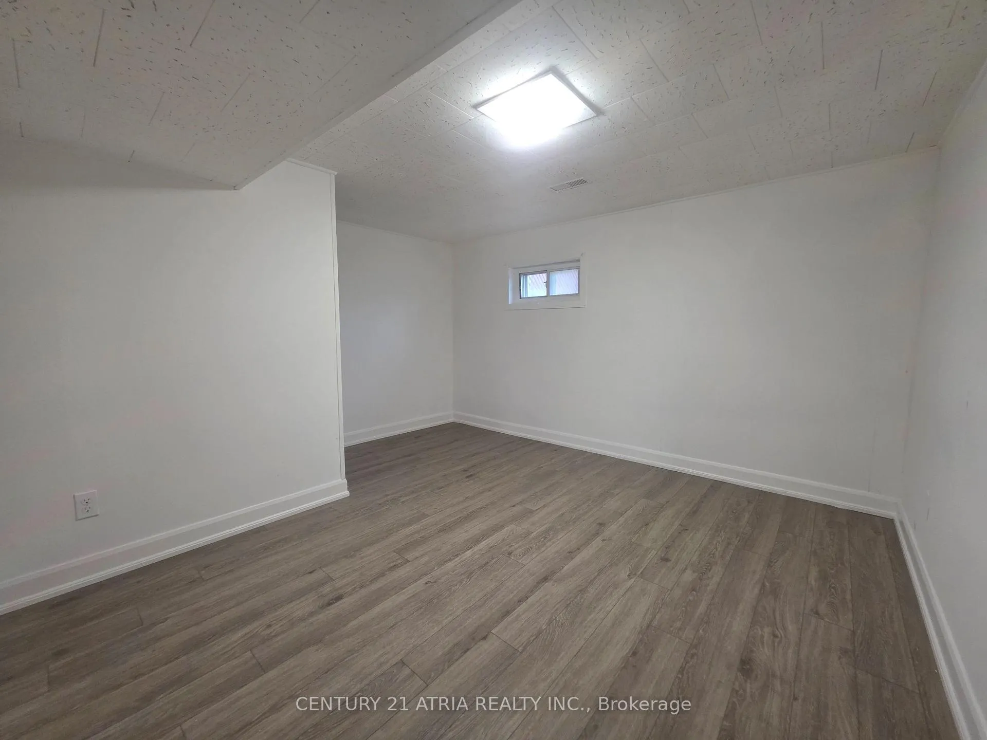 Photo 7 of Unit Lower, 21 Meadowview Avenue, Markham, Grandview — HOMEH