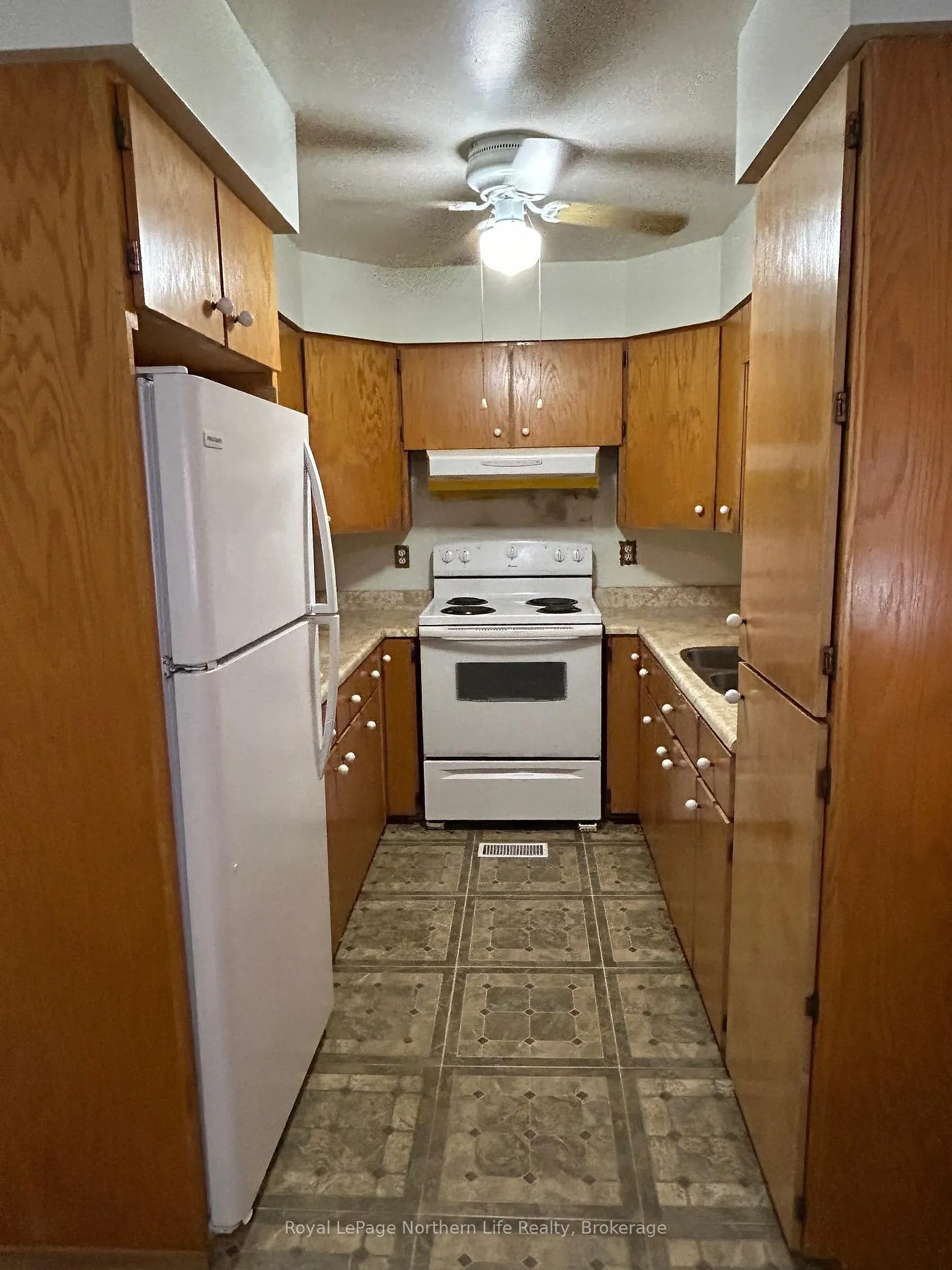 Photo 14 of 772 Algonquin Avenue, North Bay, Central — HOMEH