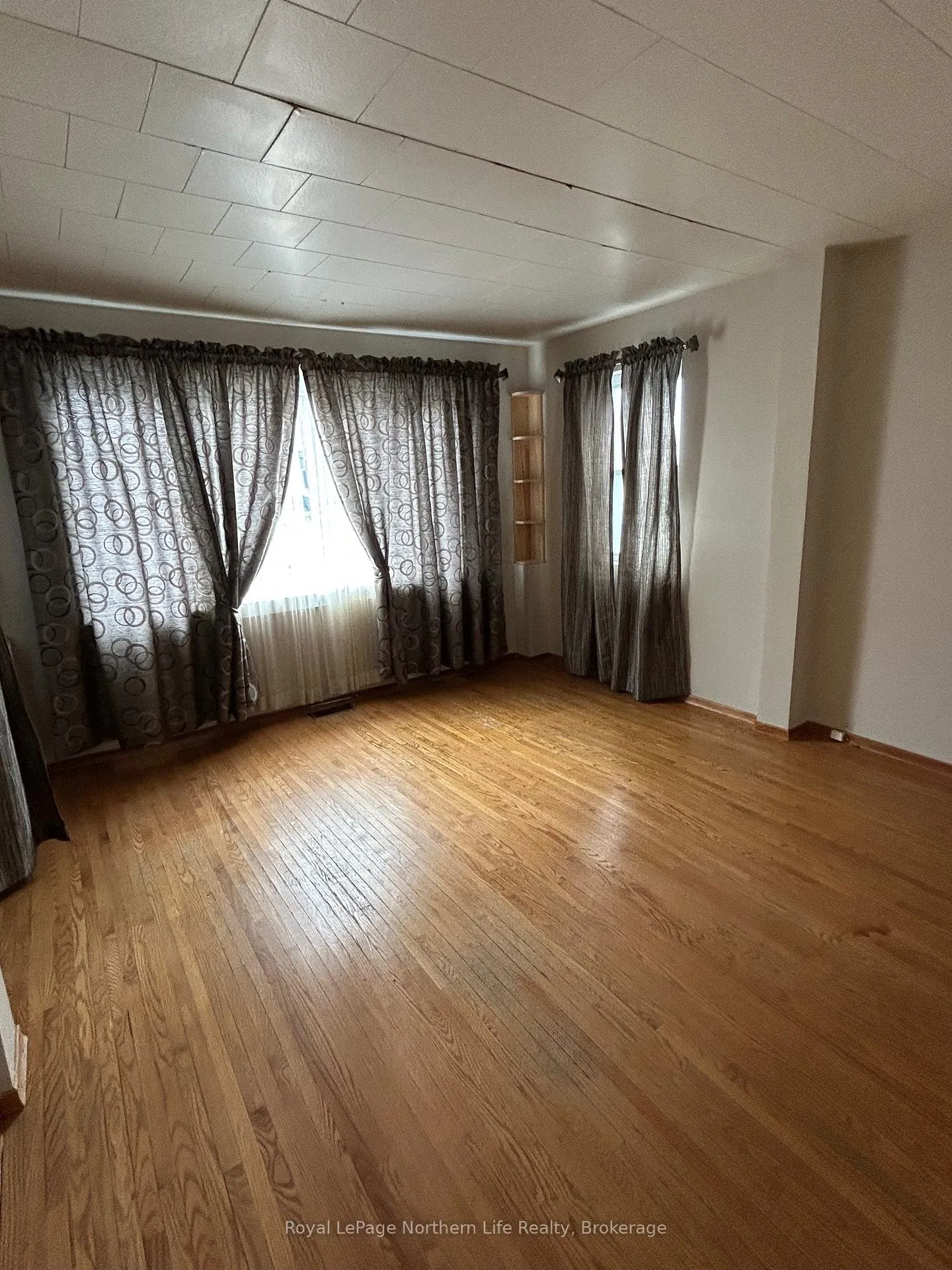 Photo 15 of 772 Algonquin Avenue, North Bay, Central — HOMEH