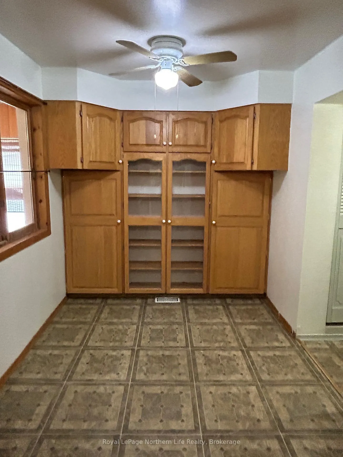 Photo 16 of 772 Algonquin Avenue, North Bay, Central — HOMEH