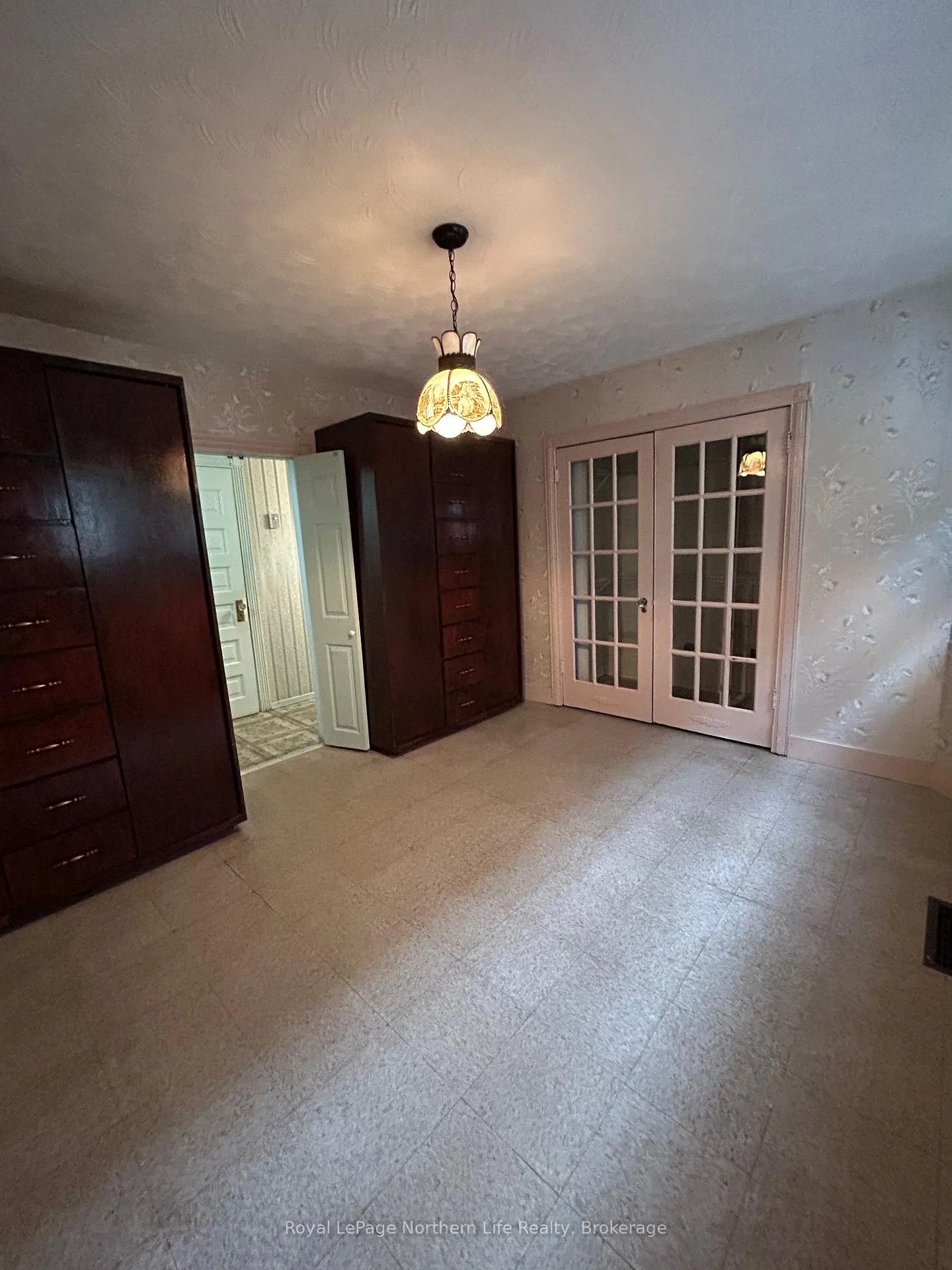 Photo 17 of 772 Algonquin Avenue, North Bay, Central — HOMEH