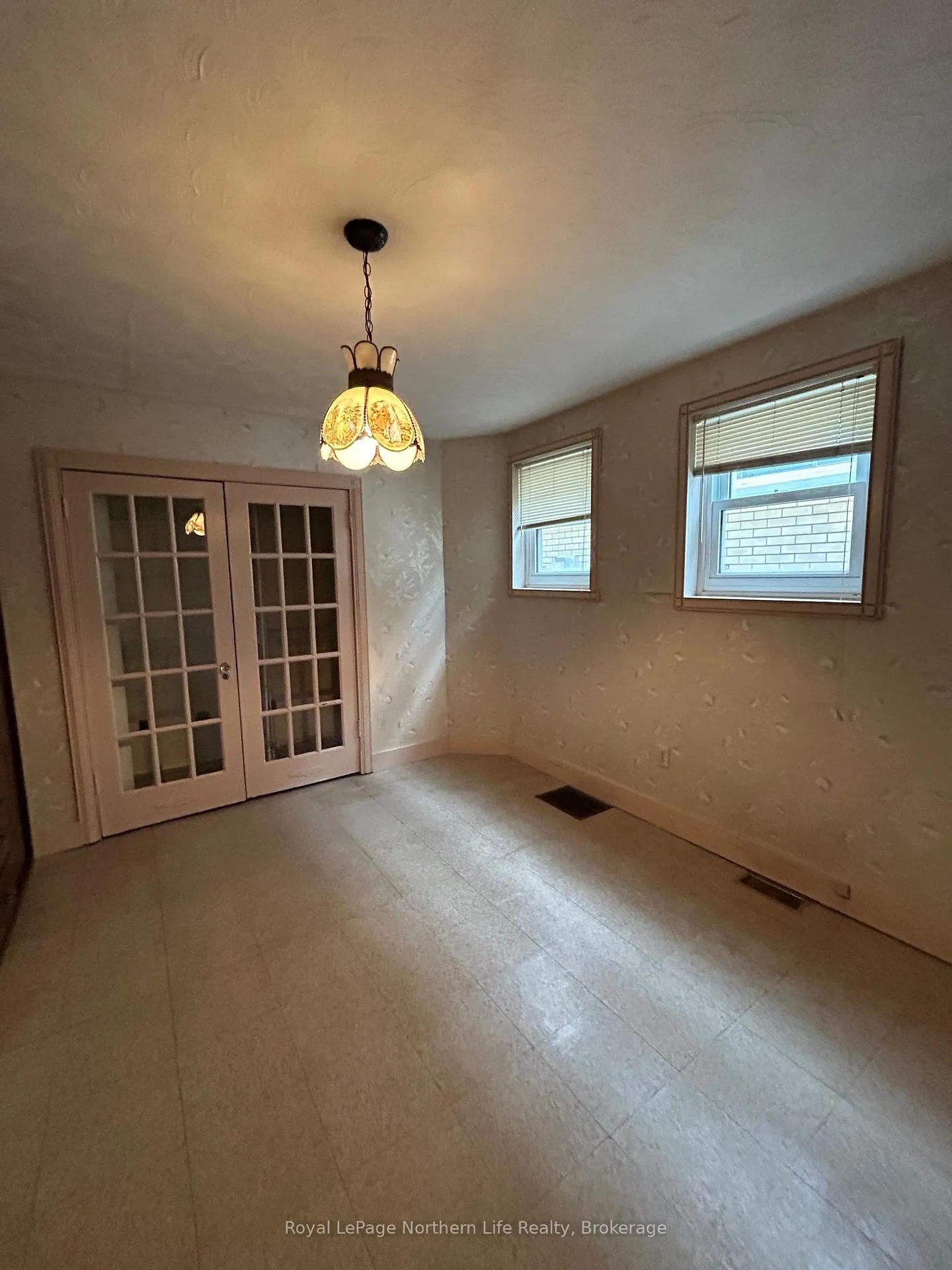 Photo 18 of 772 Algonquin Avenue, North Bay, Central — HOMEH