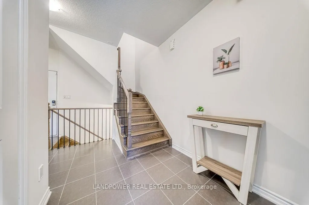 Photo 3 of 43 Lord Melborne Street, Markham, Victoria Square — HOMEH