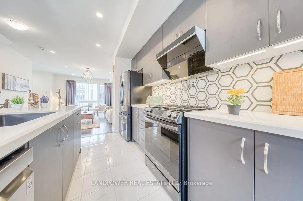 Photo 8 of 43 Lord Melborne Street, Markham, Victoria Square — HOMEH