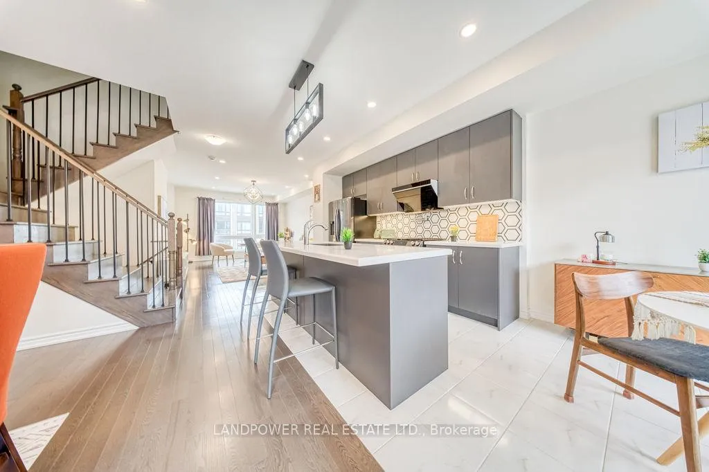 Photo 9 of 43 Lord Melborne Street, Markham, Victoria Square — HOMEH