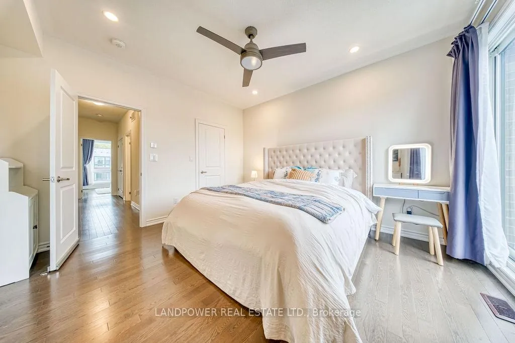 Photo 26 of 43 Lord Melborne Street, Markham, Victoria Square — HOMEH
