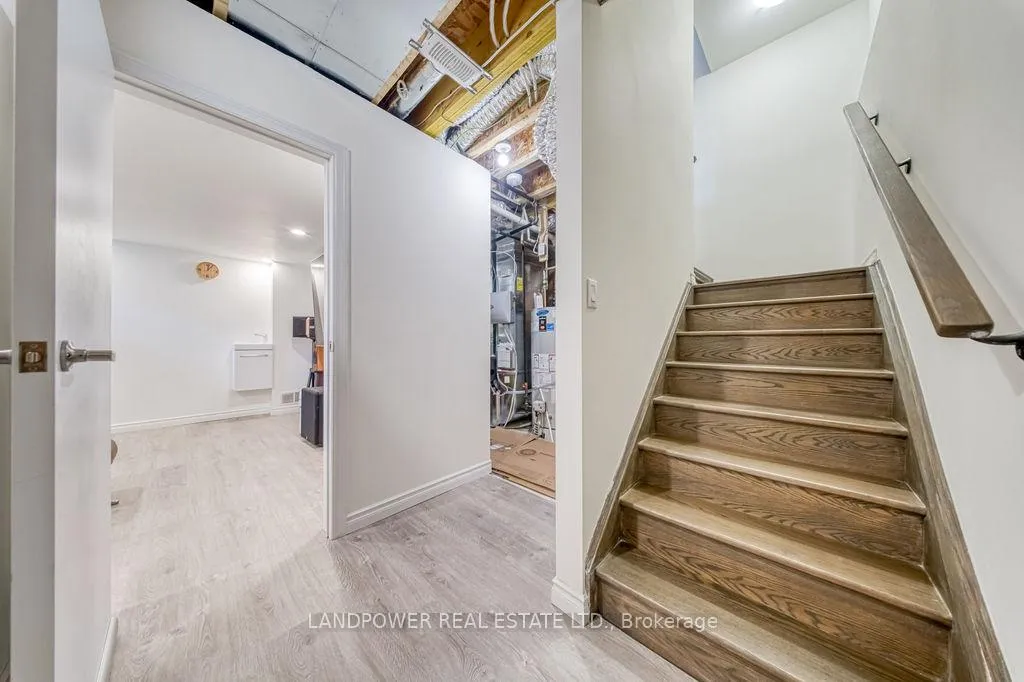 Photo 40 of 43 Lord Melborne Street, Markham, Victoria Square — HOMEH