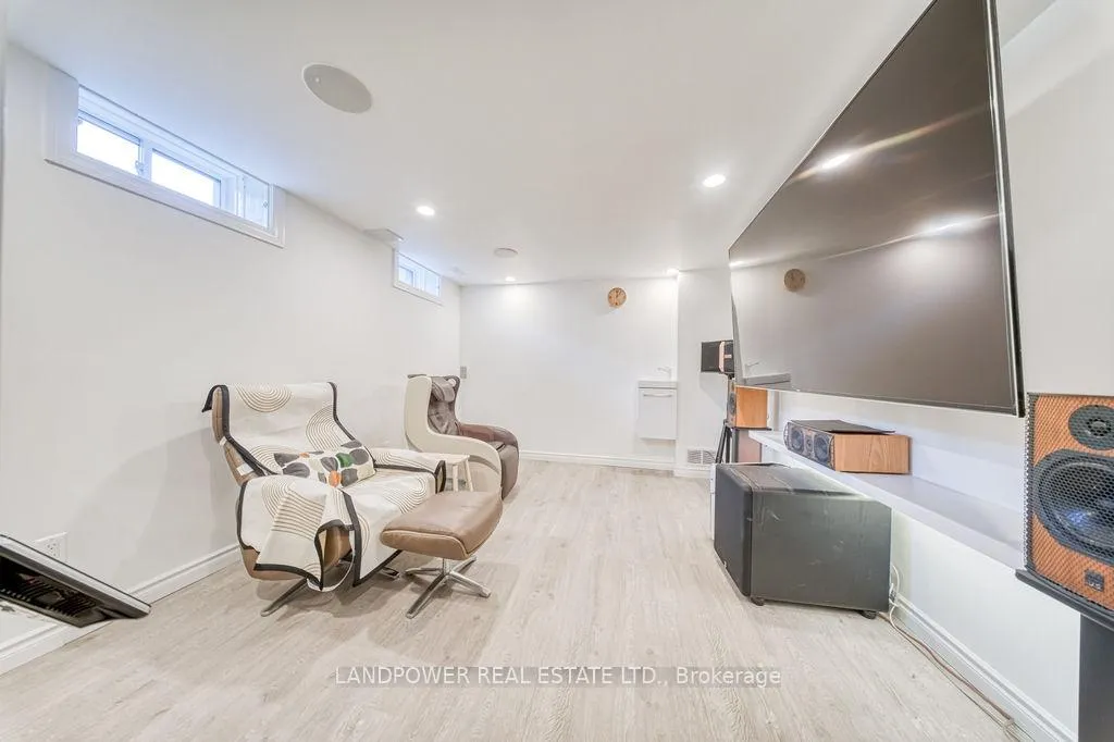 Photo 41 of 43 Lord Melborne Street, Markham, Victoria Square — HOMEH