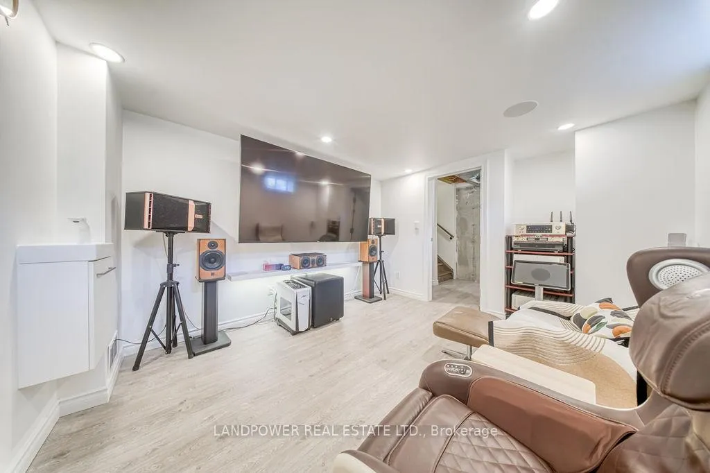 Photo 42 of 43 Lord Melborne Street, Markham, Victoria Square — HOMEH