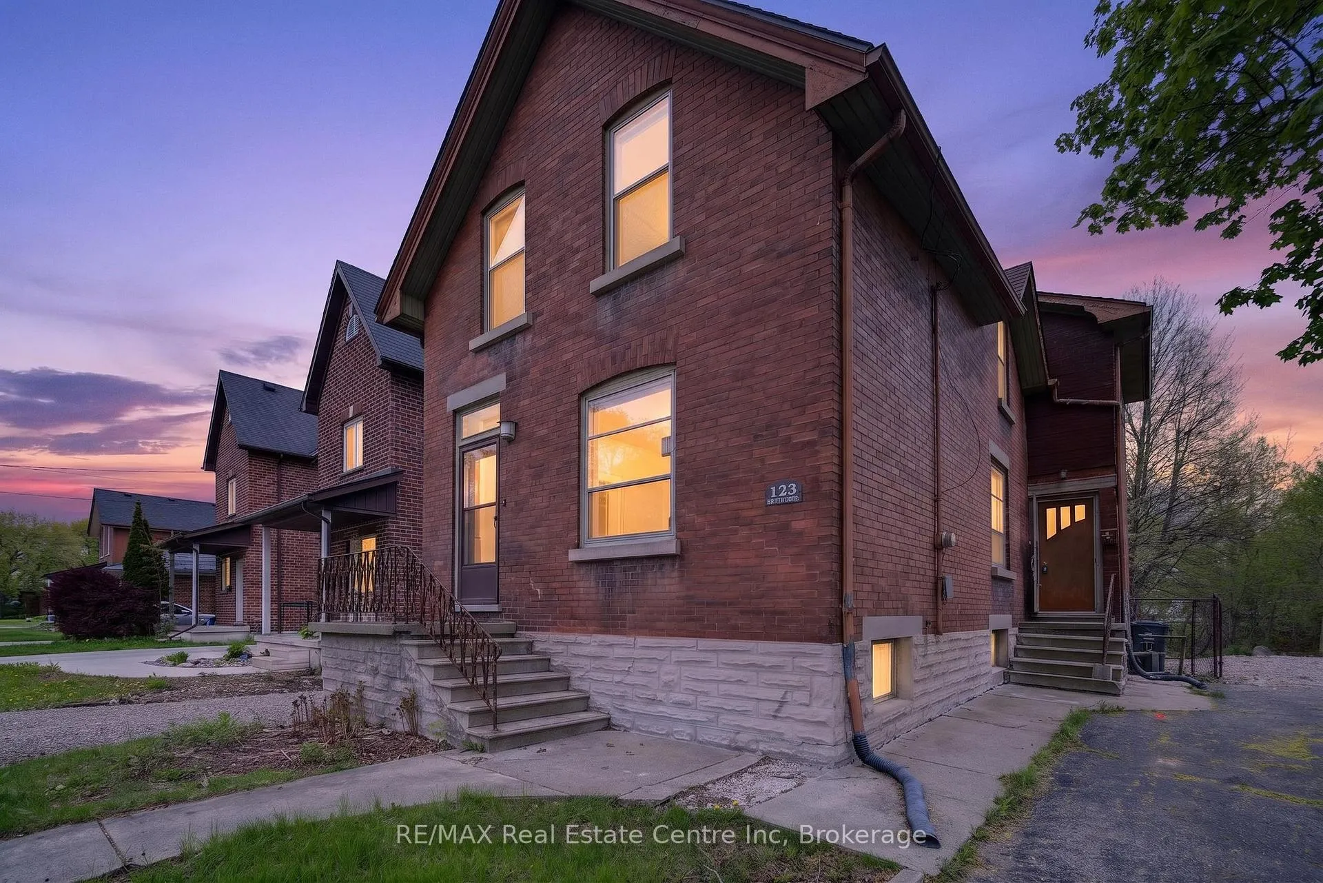 Photo 1 of 123 Elizabeth Street, Guelph, St. Patrick's Ward — HOMEH