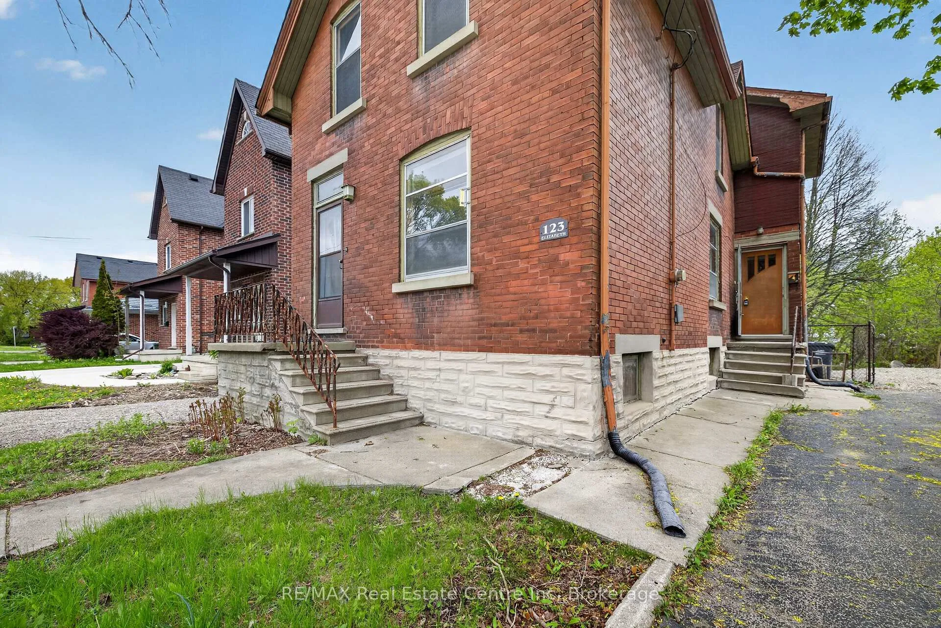 Photo 2 of 123 Elizabeth Street, Guelph, St. Patrick's Ward — HOMEH