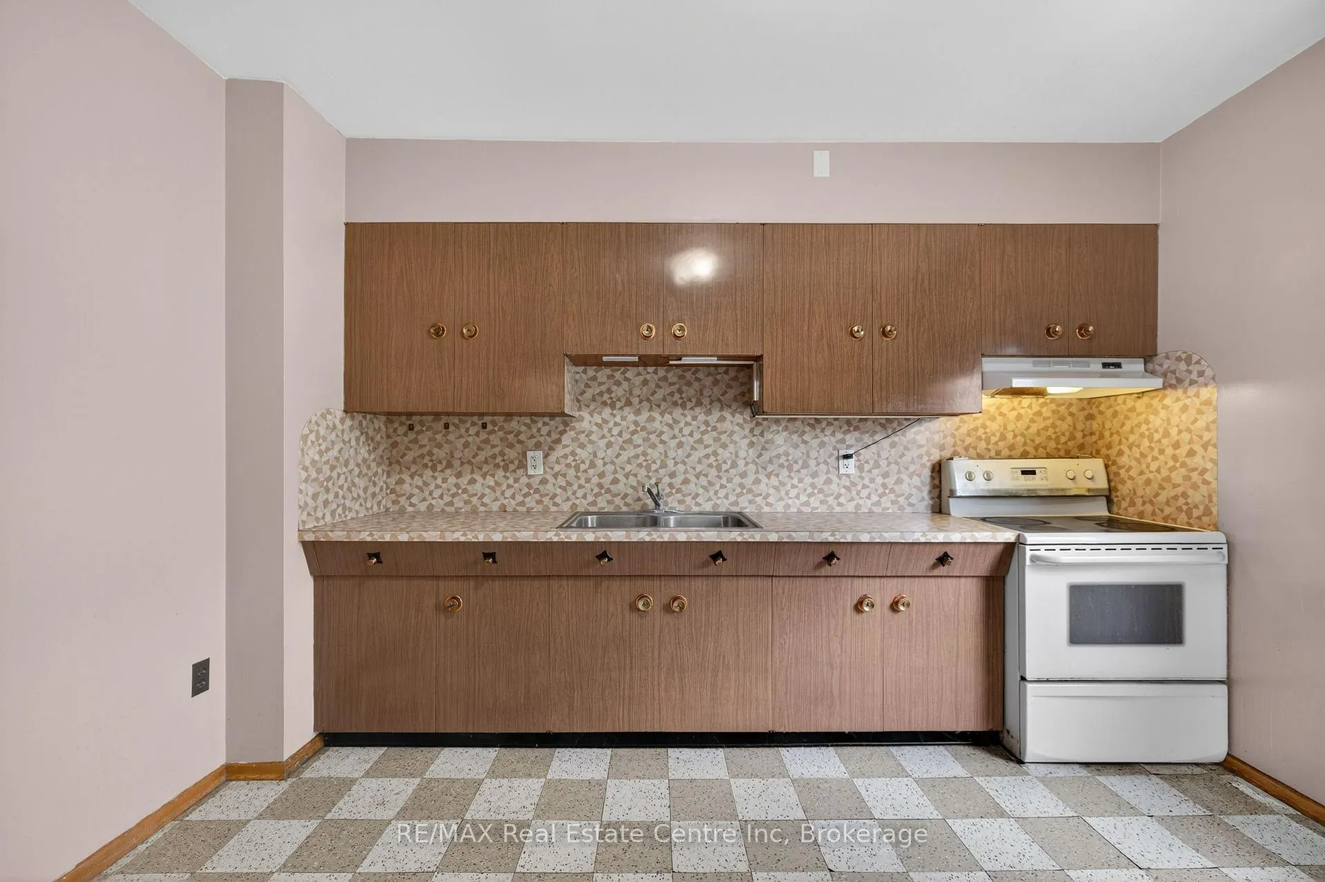 Photo 12 of 123 Elizabeth Street, Guelph, St. Patrick's Ward — HOMEH