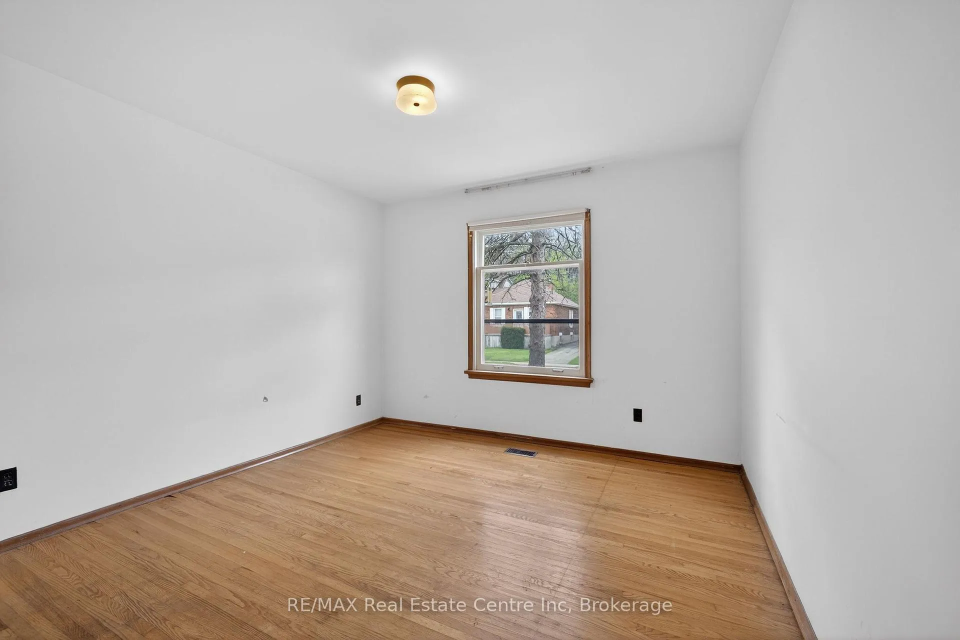 Photo 15 of 123 Elizabeth Street, Guelph, St. Patrick's Ward — HOMEH