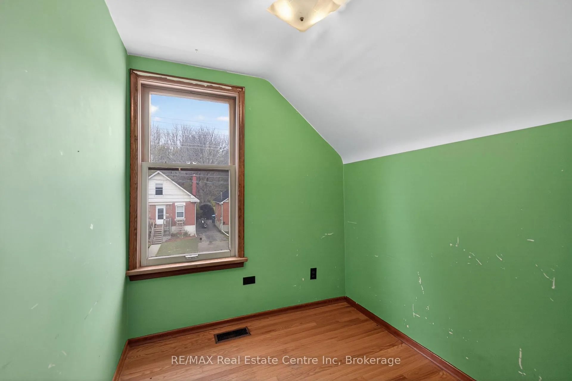 Photo 19 of 123 Elizabeth Street, Guelph, St. Patrick's Ward — HOMEH