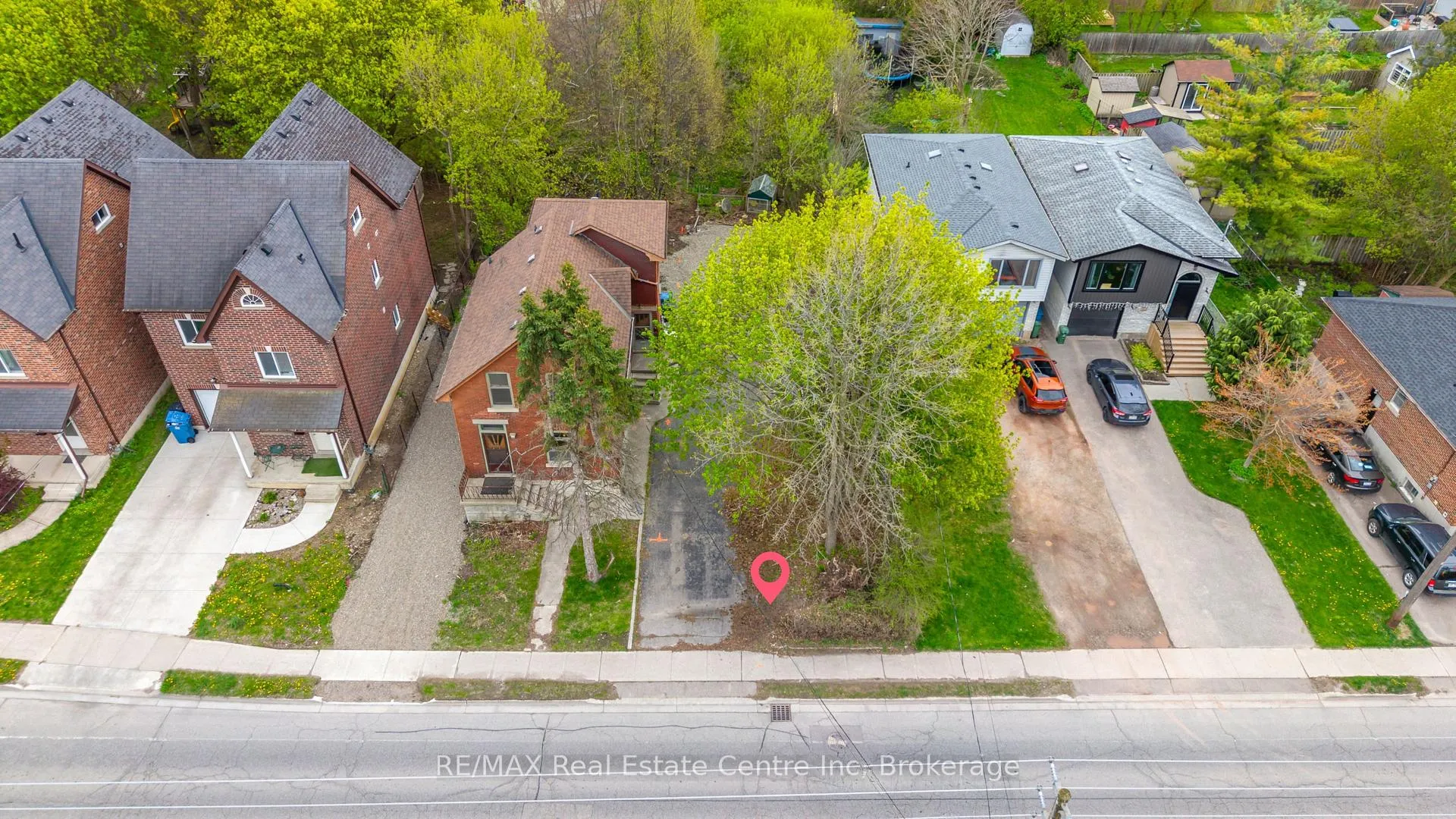 Photo 2 of 121 Elizabeth Street, Guelph, St. Patrick's Ward — HOMEH