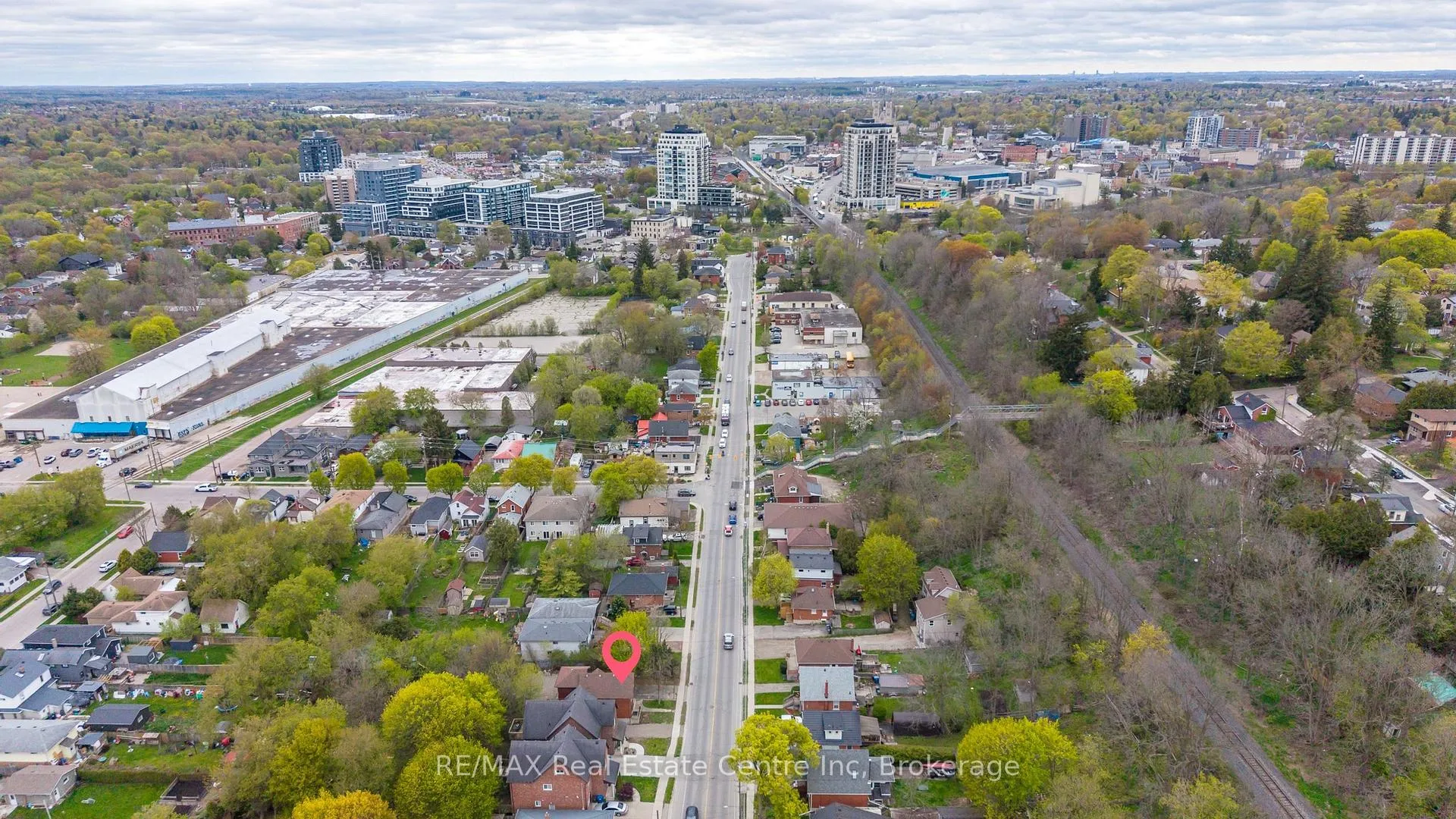 Photo 5 of 121 Elizabeth Street, Guelph, St. Patrick's Ward — HOMEH