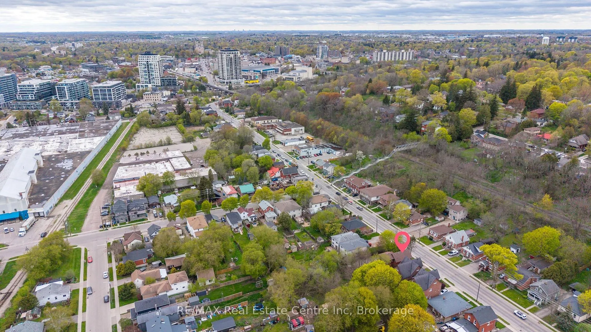 Photo 6 of 121 Elizabeth Street, Guelph, St. Patrick's Ward — HOMEH