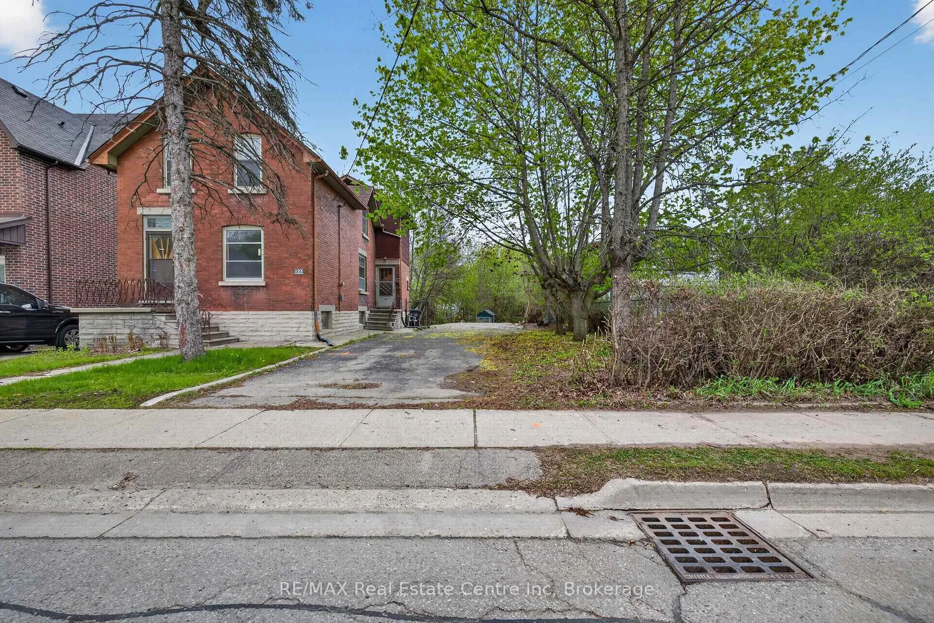 Photo 7 of 121 Elizabeth Street, Guelph, St. Patrick's Ward — HOMEH