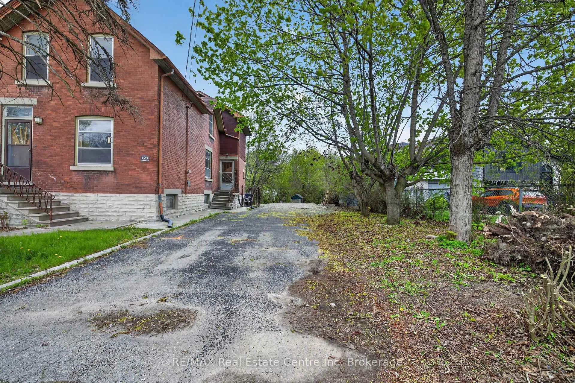Photo 8 of 121 Elizabeth Street, Guelph, St. Patrick's Ward — HOMEH