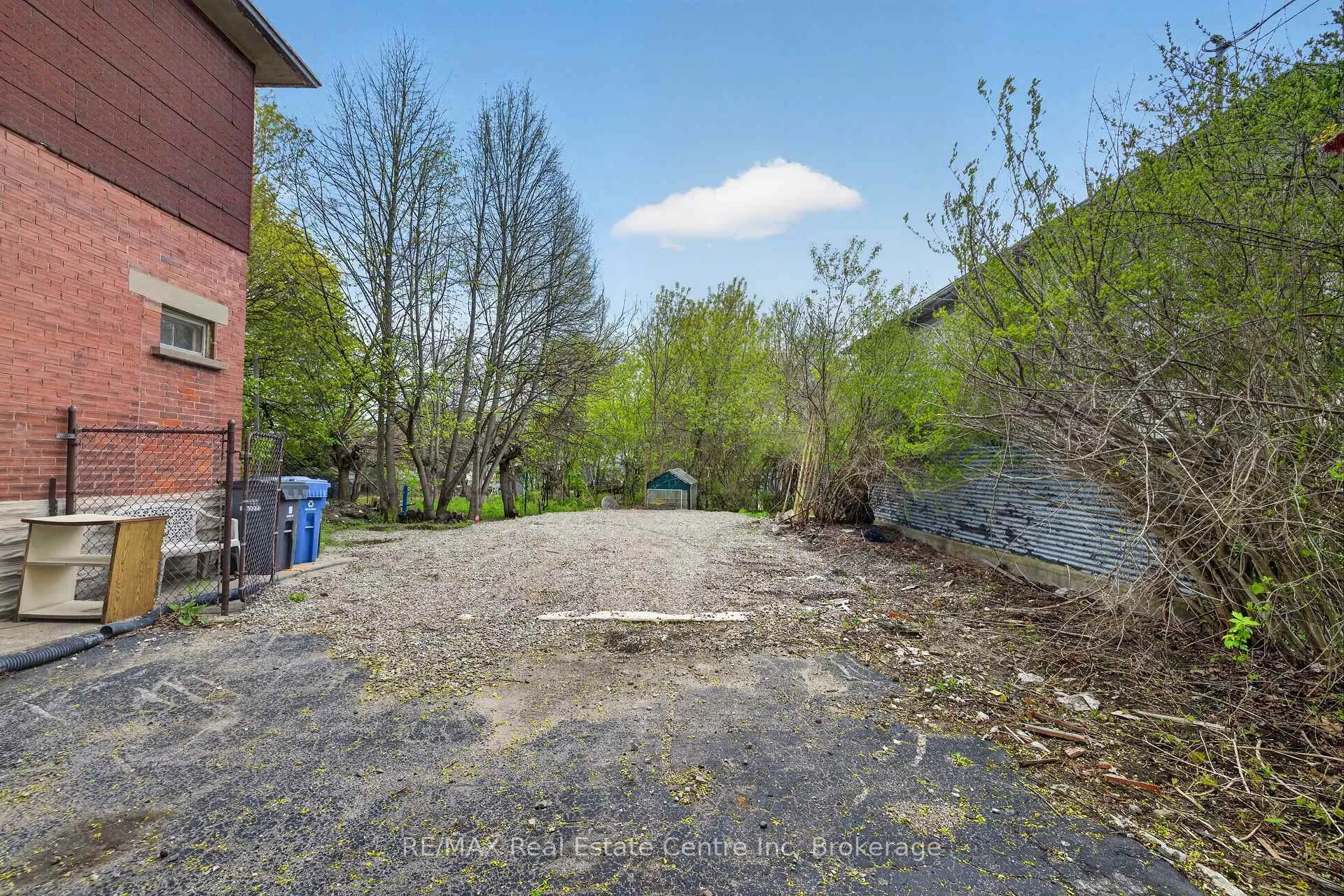 Photo 9 of 121 Elizabeth Street, Guelph, St. Patrick's Ward — HOMEH