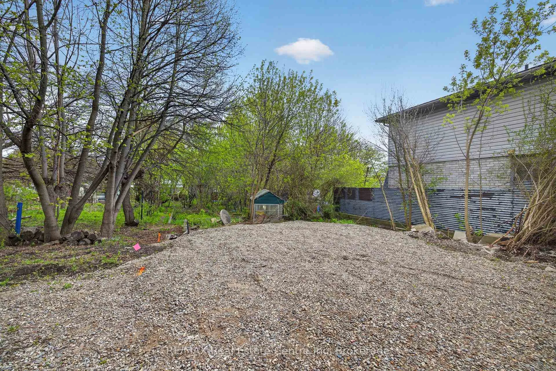 Photo 10 of 121 Elizabeth Street, Guelph, St. Patrick's Ward — HOMEH